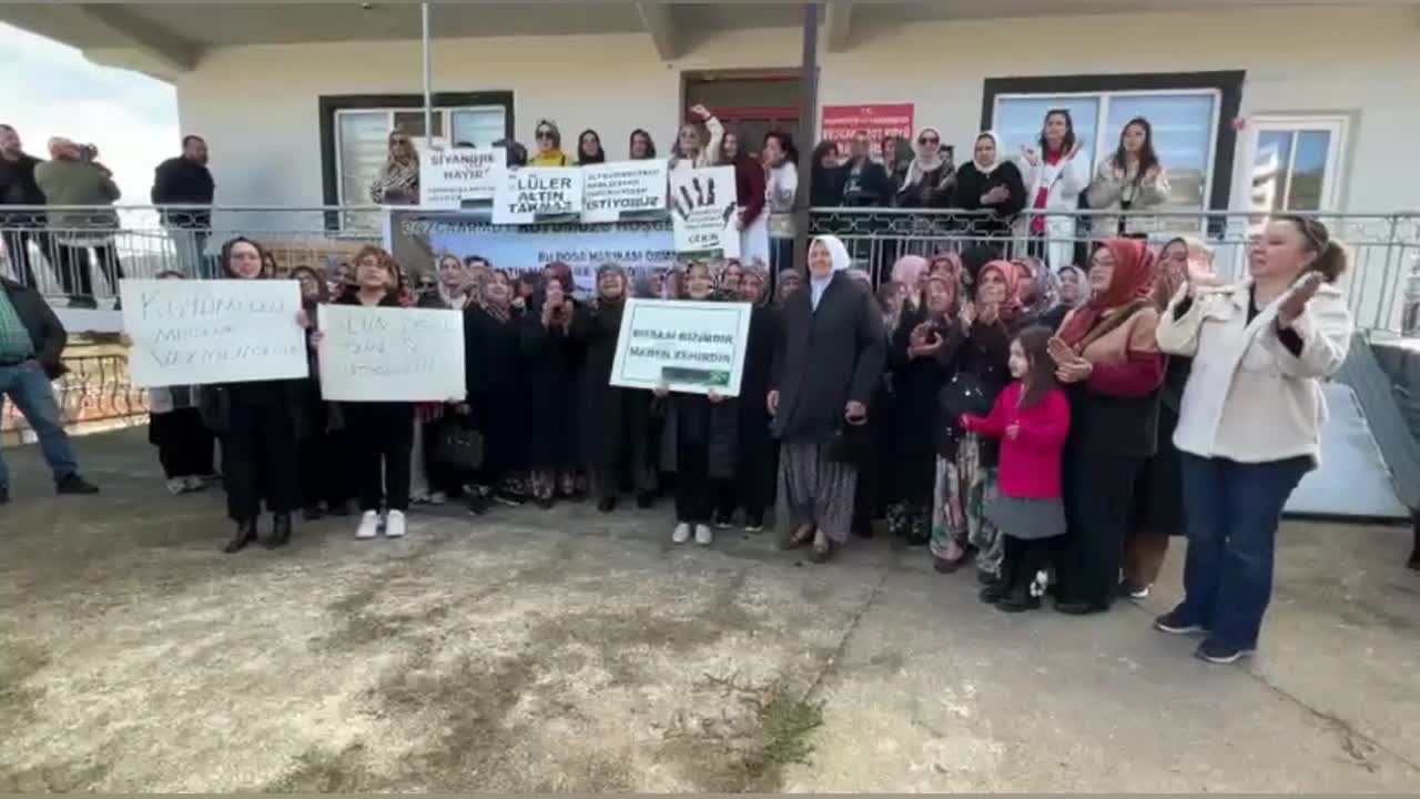 Bilecik Bozcaarmut köylüleri altın madeni projesine tepki gösterdi