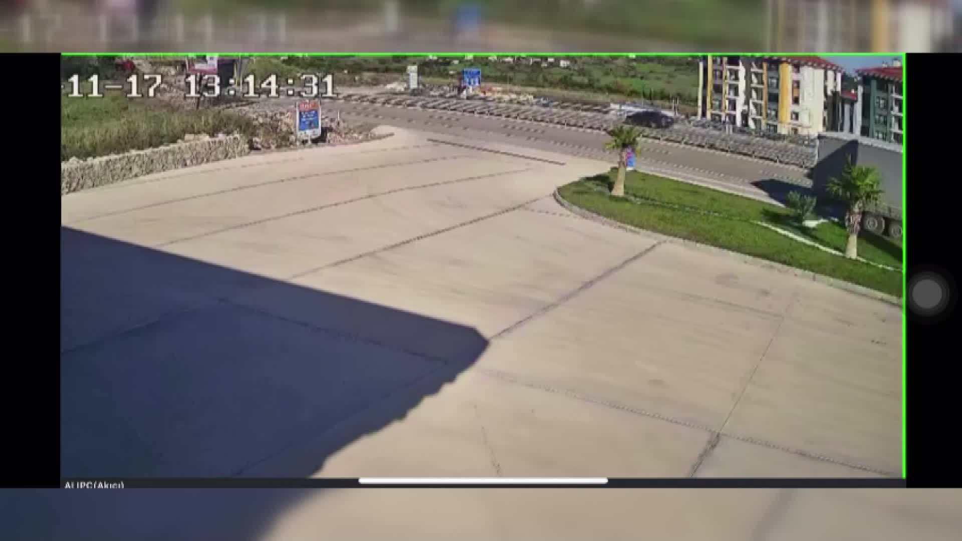Sinop’ta park halindeki TIR'a çarpan otomobilin sürücüsü öldü