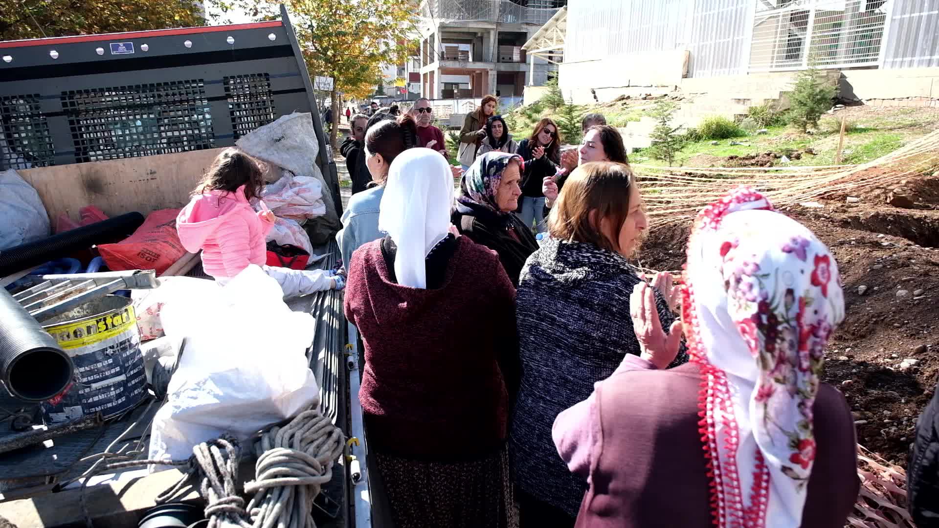 Tunceli’de mahalleli baz istasyonuna tepkili: "Gerekirse nöbet tutacağız"