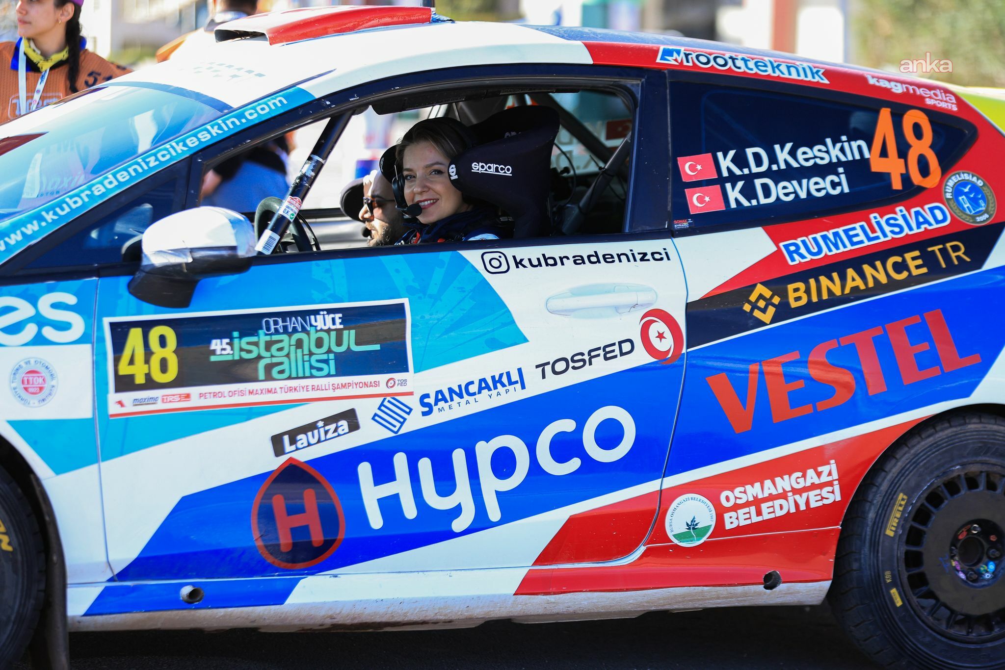 Osmangazi Belediyesi’nin kadın ralli pilotu Keskin, İstanbul Rallisi’nde podyuma çıktı