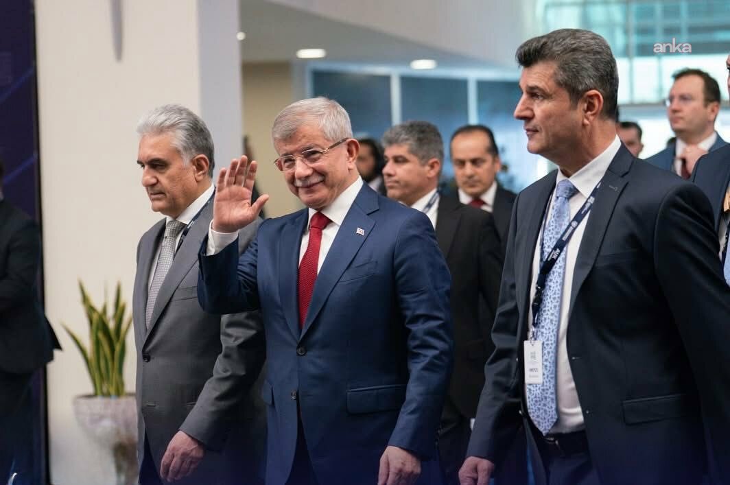 Davutoğlu, Ortadoğu Barış ve Güvenlik Forumu 2025 kapsamında Duhok'a gitti