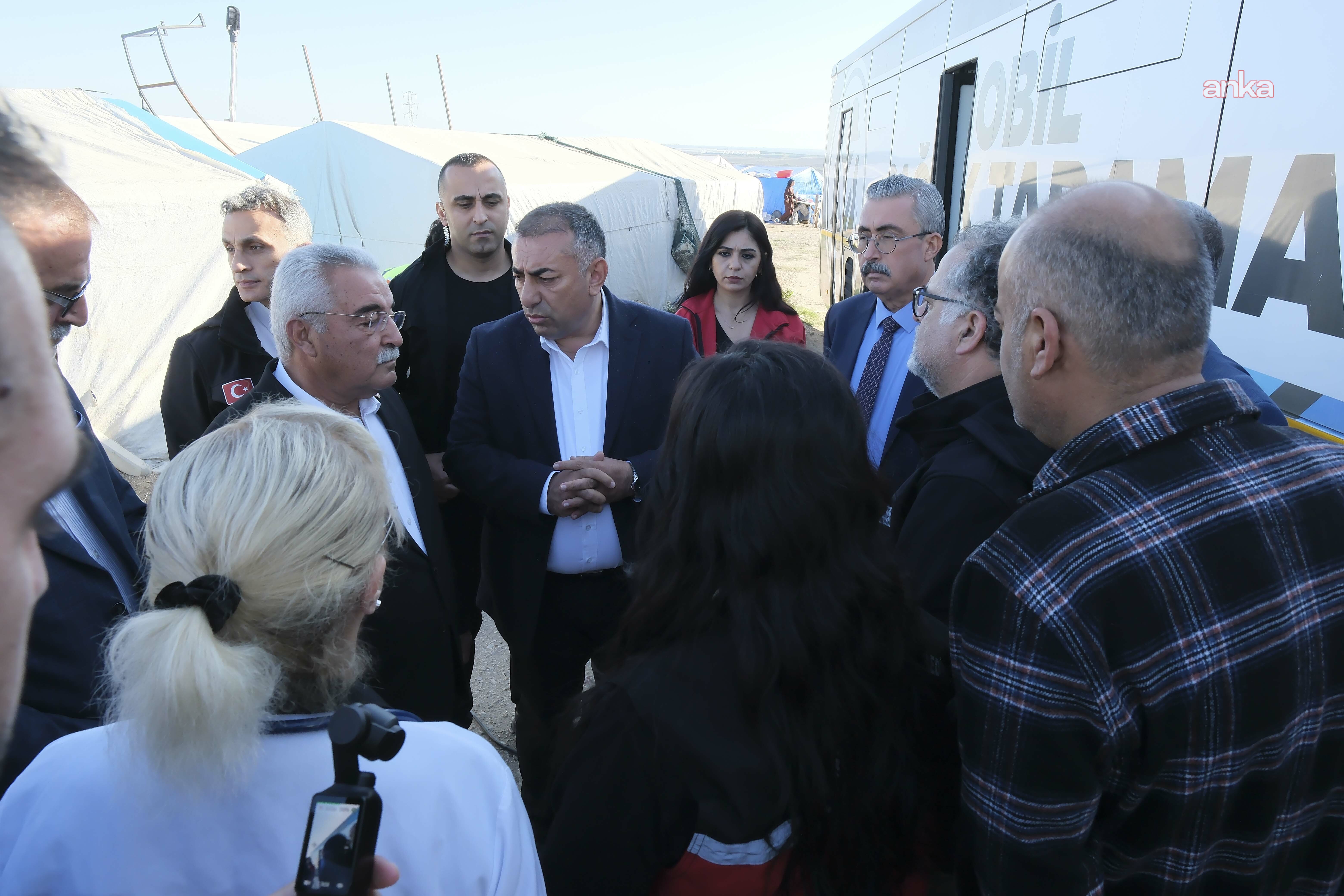 Adana Büyükşehir Belediye Başkan Vekili Geçer, mevsimlik tarım işçilerini ziyaret etti