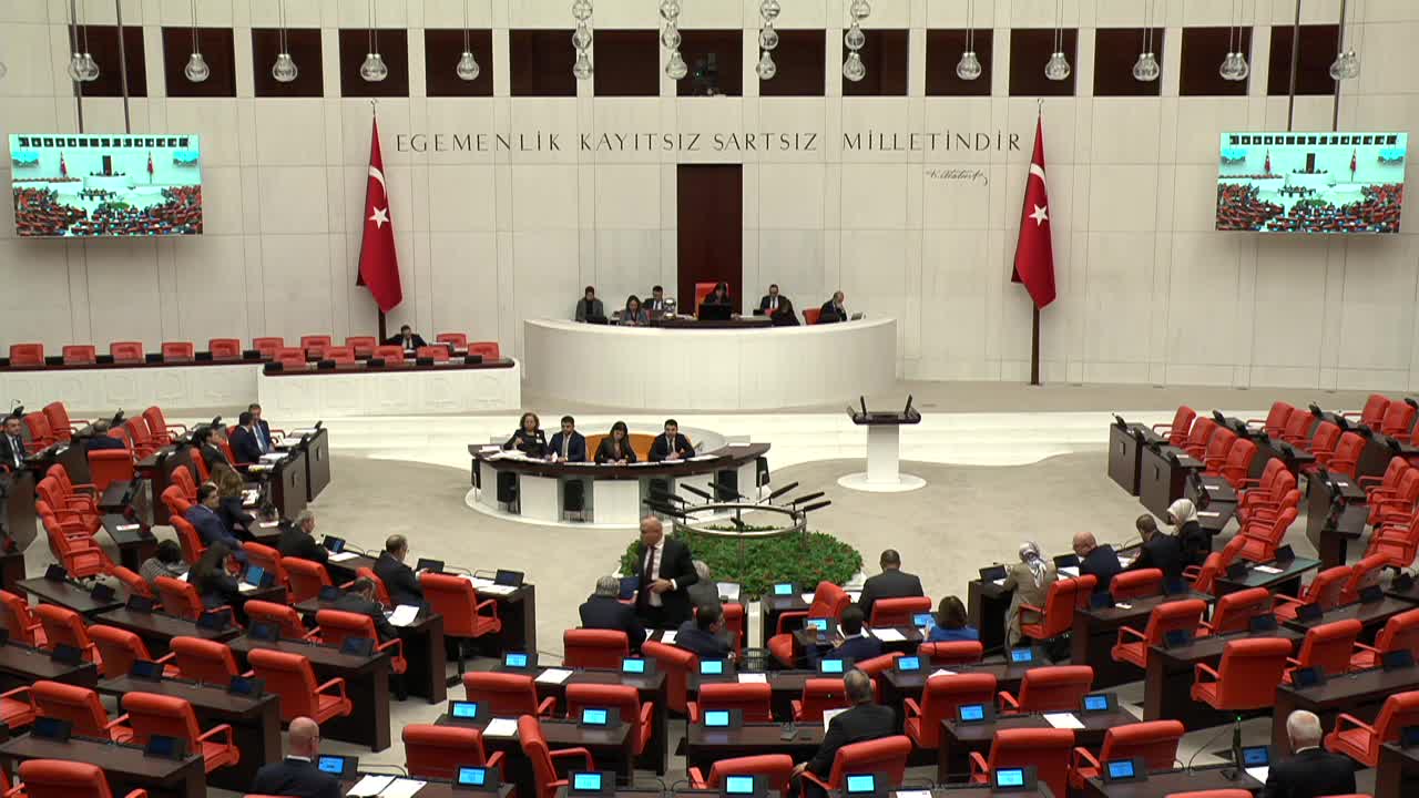 CHP’li Yazgan: "Neden imam hatiplere sunduğunuz imkanları diğer öğrencilerimize sunmuyorsunuz"