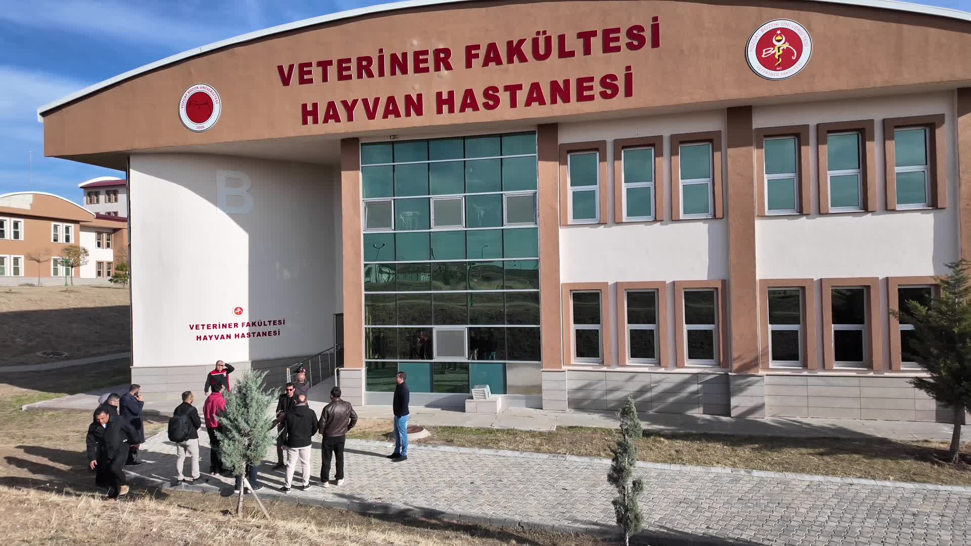 İzmir Veteriner Hekimleri Odası, Bozok Üniversitesi Hayvan Hastanesi'ne biyokimya cihazı bağışlandı