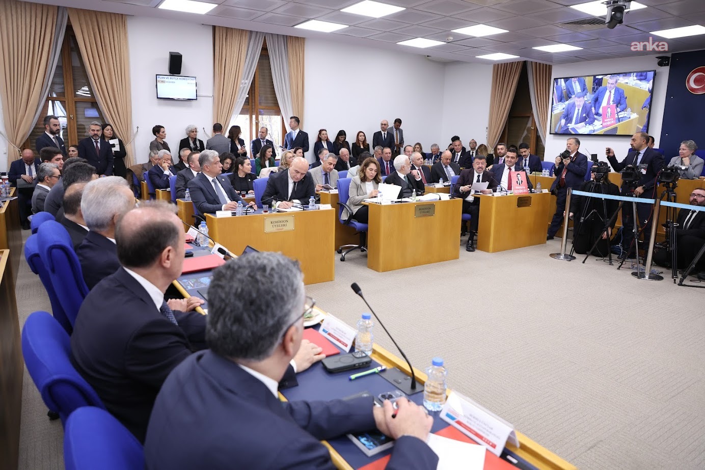 2026 bütçesi Plan ve Bütçe Komisyonu'nda... Özlale'den Bakan Uraloğlu'na: "Çorlu tren faciasında sorumluluğu bulunana ihale verilirse, adaletten bahsedilemez"
