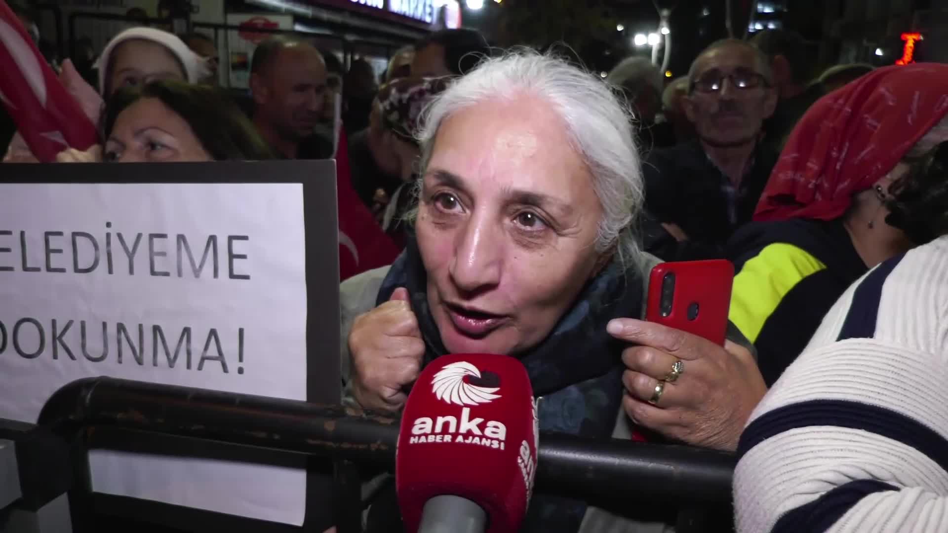CHP'nin Sultangazi mitinginde yurttaşlardan İmamoğlu'na destek mesajı: Başkanımızın çıkmasını istiyorum