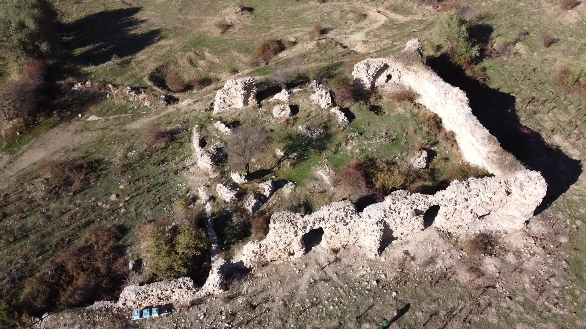 Yozgat’ın Saraykent ilçesindeki iki kervansarayın turizme kazandırılması isteniyor