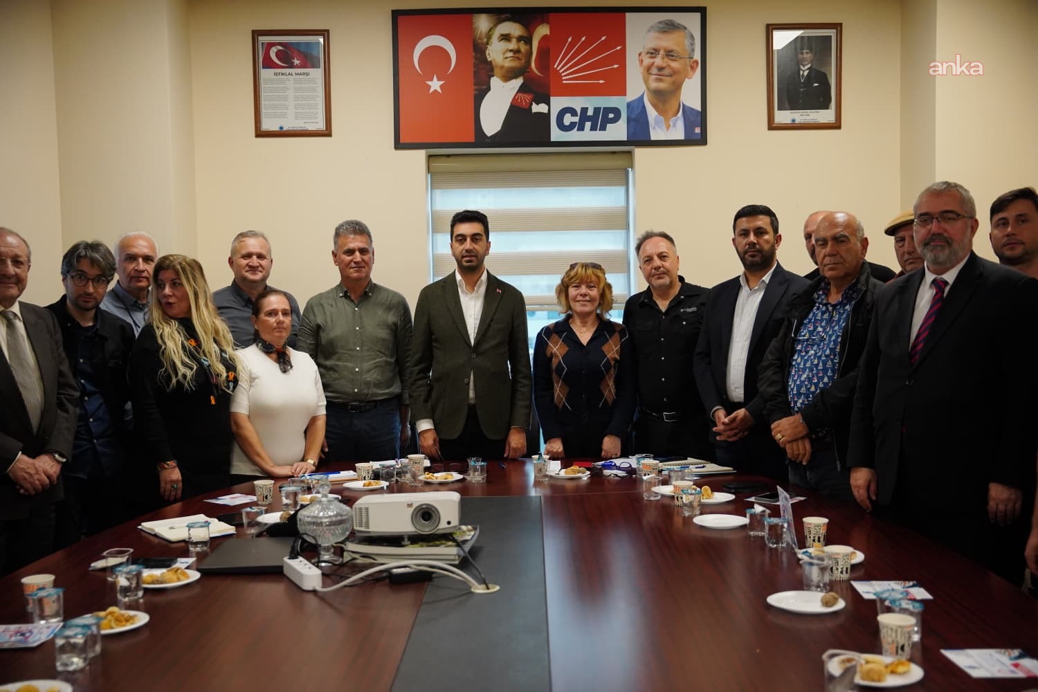 Denizci Tuzla Platformu üyeleri, Tuzla Belediyesi’nde bir araya geldi