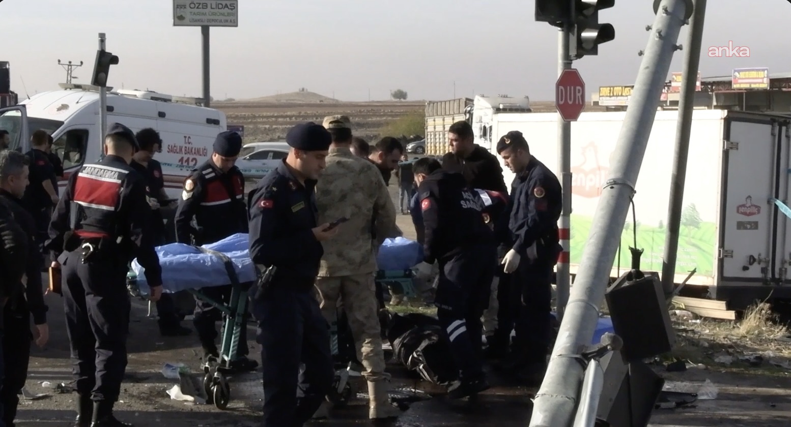 Diyarbakır’da TIR, 2 araca çarptı: 2 kişi öldü, 3 kişi yaralandı