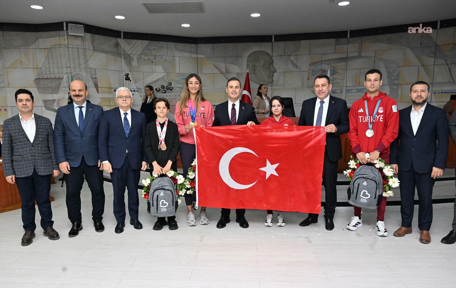 Balıkesir Büyükşehir Belediye Başkanı Akın, milli sporcuları ağırladı