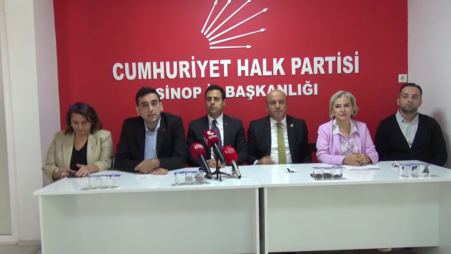 CHP İstanbul Milletvekili Özdemir ve CHP PM Üyesi Bozoğlu, Sinop'ta... "Safları sıkıştırarak, birbirimize daha sıkı sarılarak tek bilek, tek yürek olmak zorundayız"