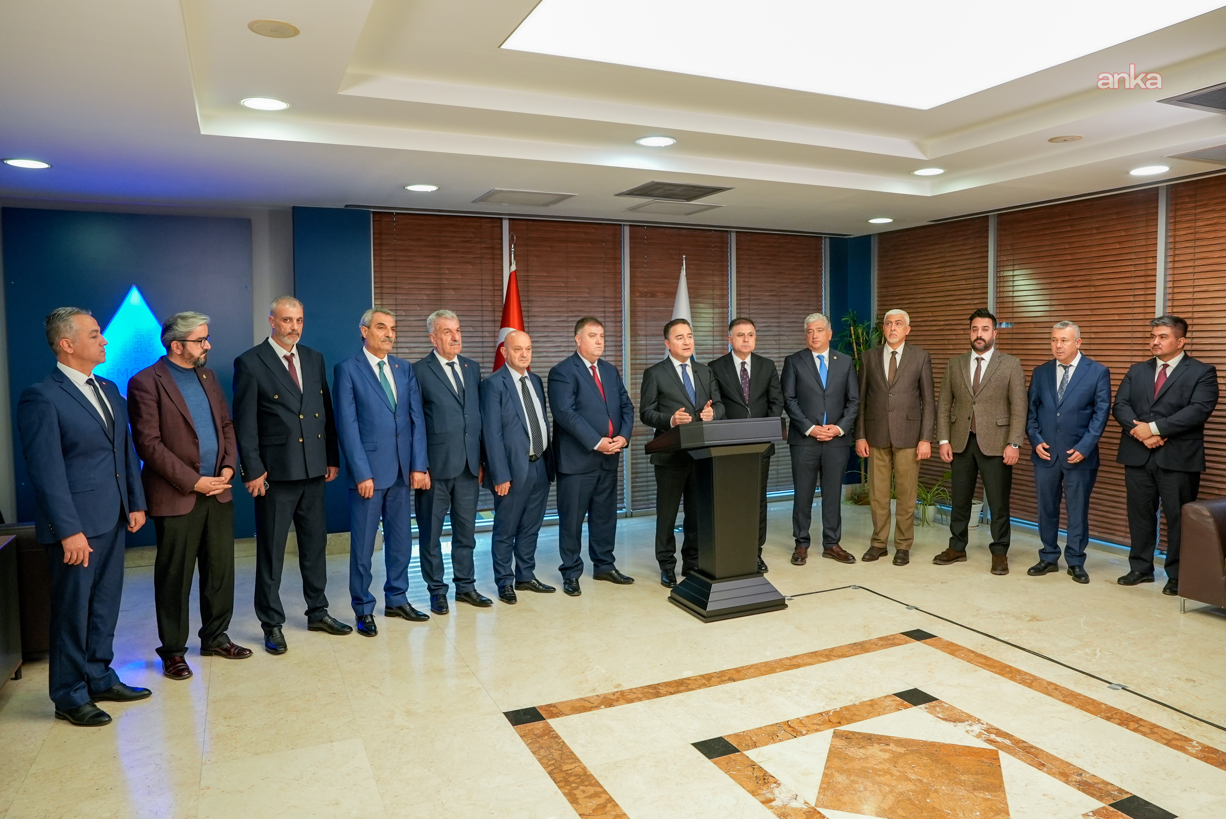 Ali Babacan: "İktidar, seçimi beklemeden TOGG Taksi projesine başlar diye ümit ediyoruz"