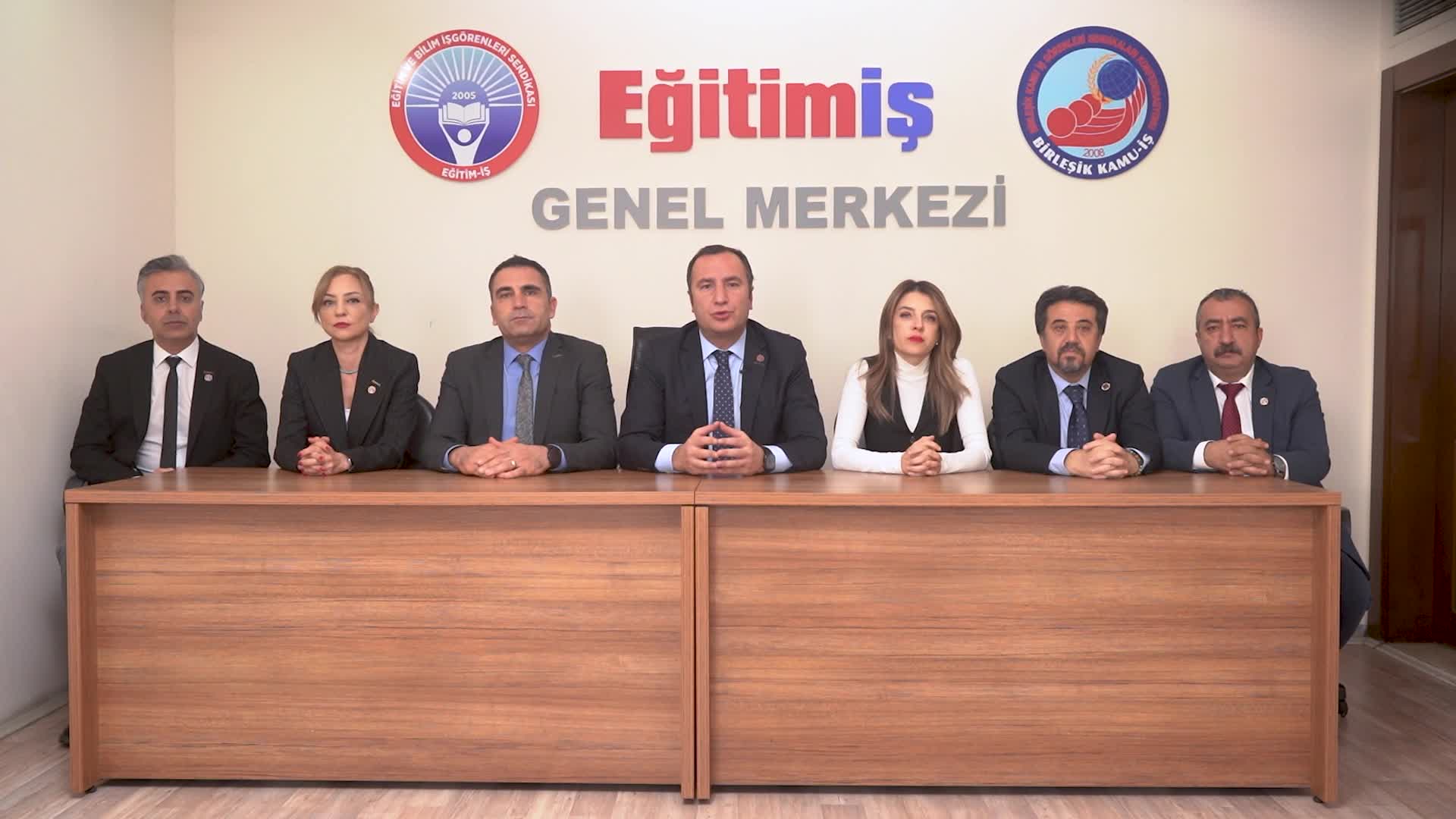 Eğitim-İş’ten MEB önündeki polis müdahalesine tepki: Bu ülkenin eğitim neferleri, kendi bakanlıklarının önünde polis kalkanlarıyla engellendi. Bizi susturamazsınız