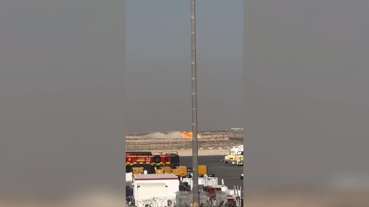 BAE'de Tejas jeti gösteri sırasında düştü, pilot hayatını kaybetti