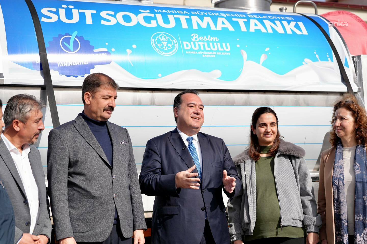 Manisa Büyükşehir Belediyesi'nden 10 kooperatife makine ve ekipman desteği