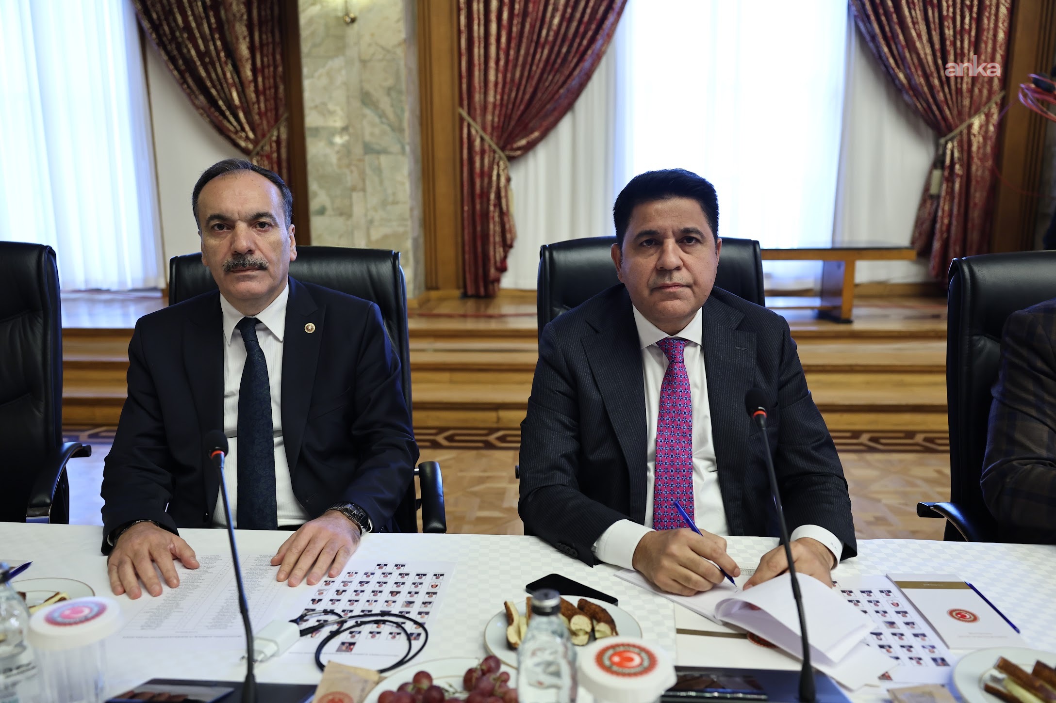 Yeniyol Grup Başkanı Kaya'dan "komisyon" ile ilgili açıklama: Toplantıda bizim de bir önerimiz oylandı, yeni bir durum ortaya çıktı. Temsilci gönderip göndermemeyi değerlendireceğiz