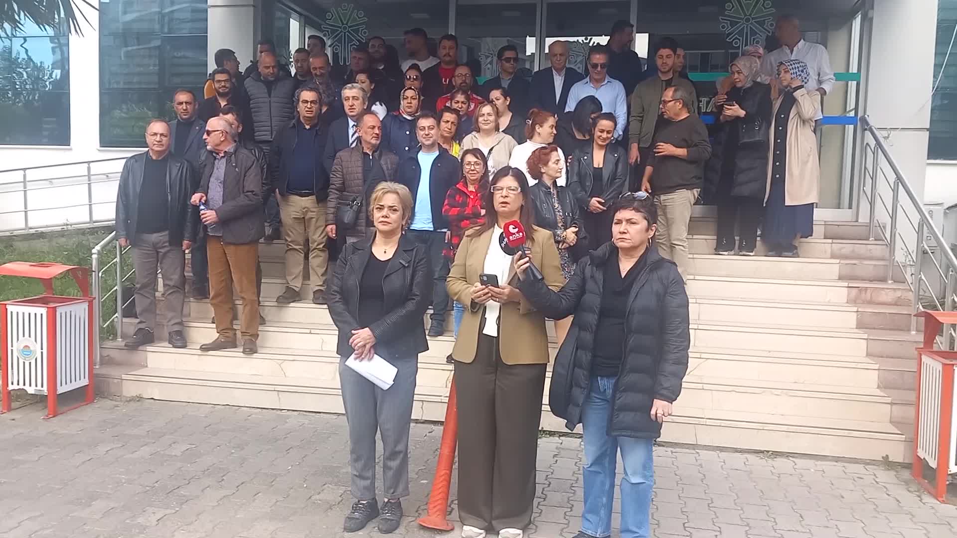 Samsun Özel Atasam hastanesinde sağlık çalışanları özlük hakları için eylem yaptı