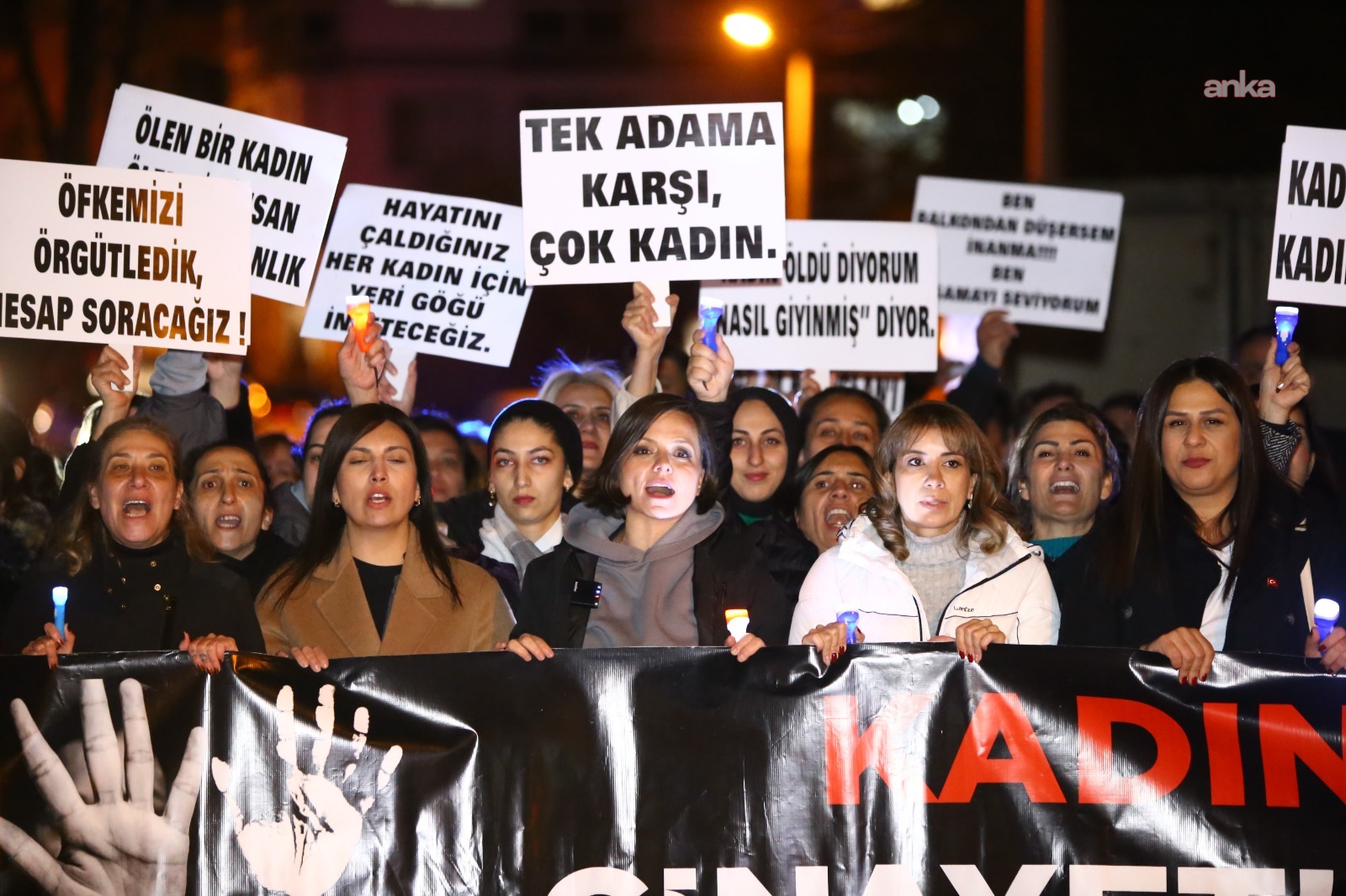 Karabağlar Belediye Başkanı Helil Kınay, kadına şiddete karşı 24 saat nöbet tutacak