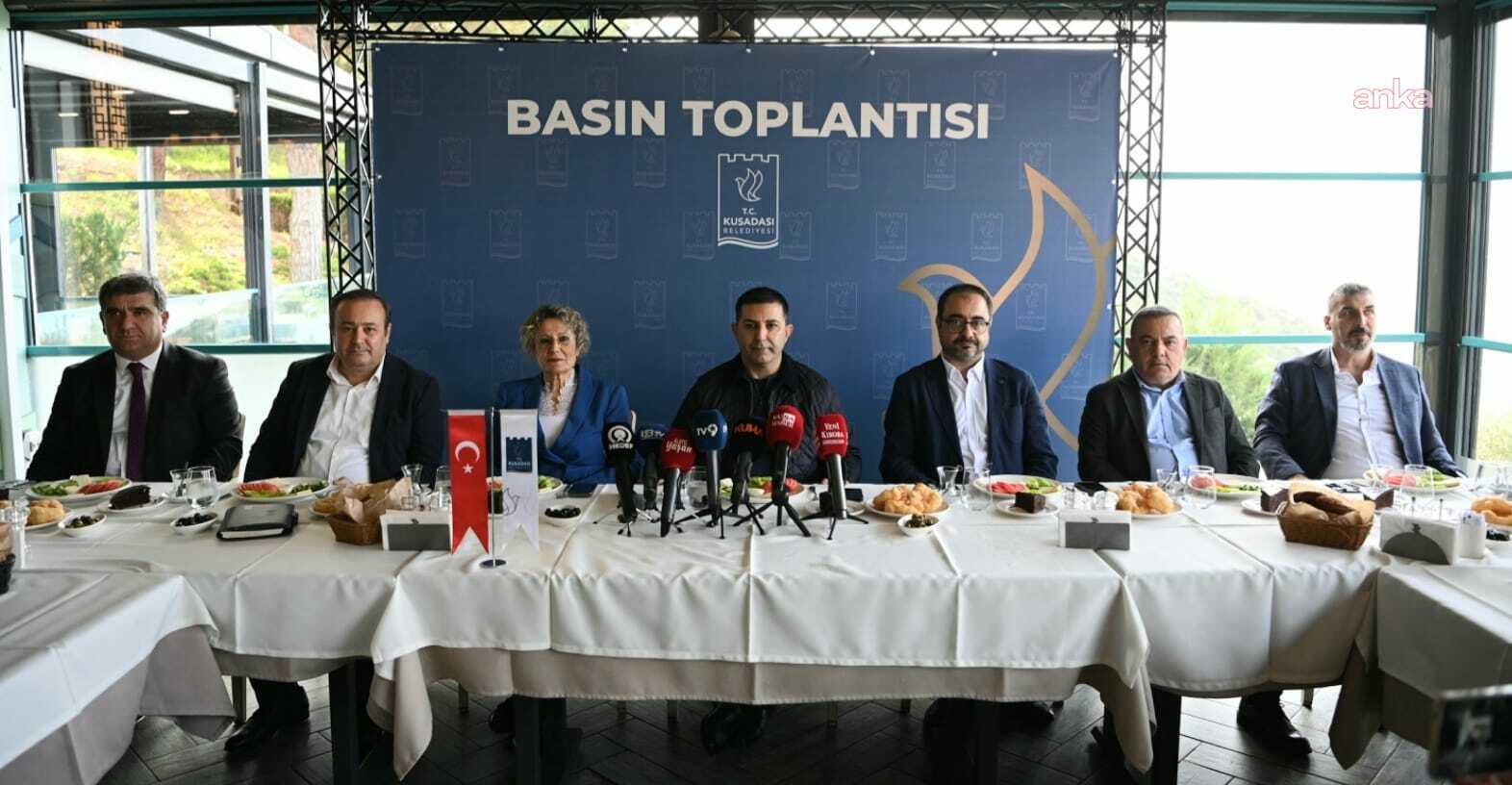 Kuşadası Belediye Başkanı Ömer Günel'den Özlem Çerçioğlu'na: Samimiyseniz suya yüzde 70 indirim yapın, değilseniz şov yapmayın