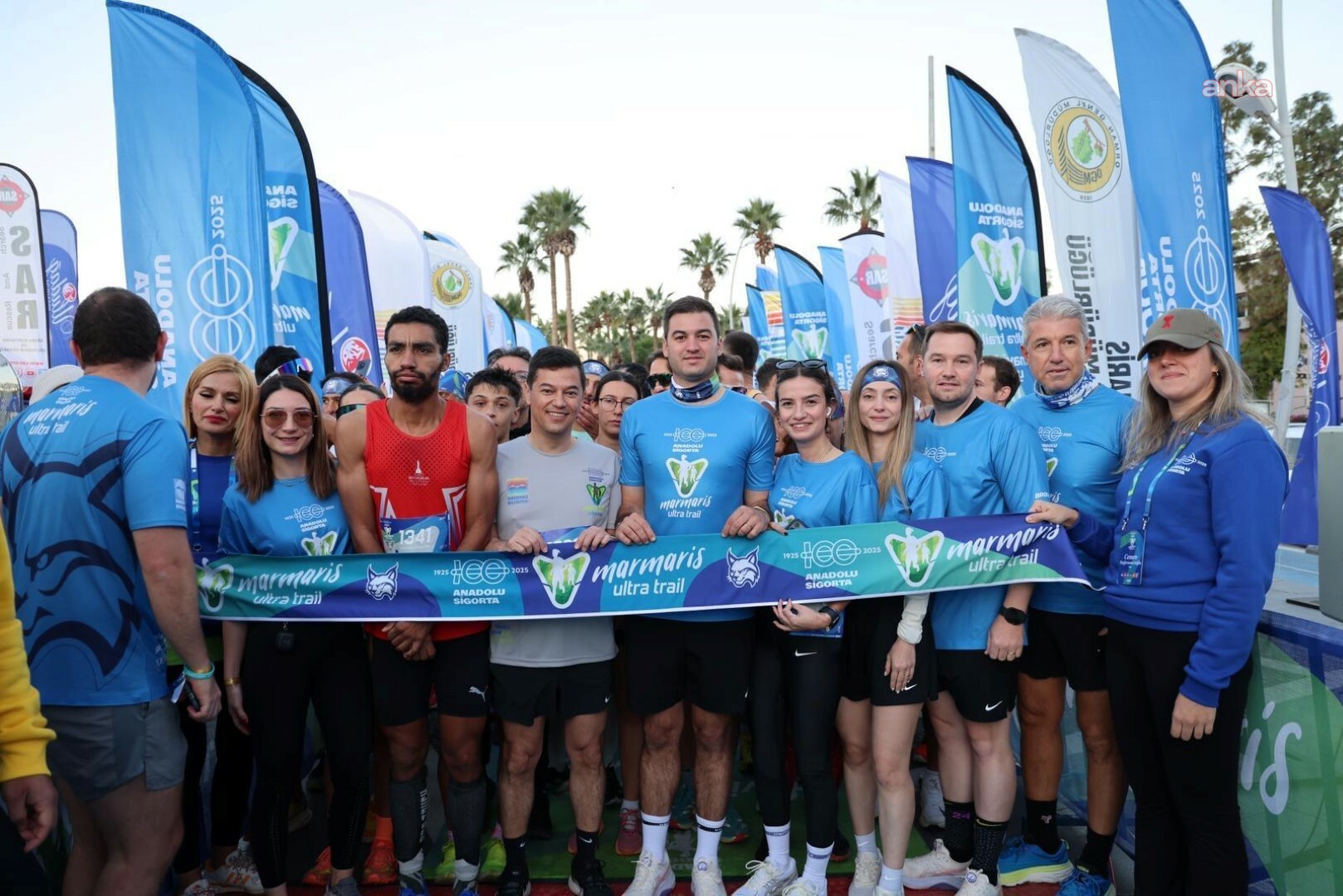 Bodrum Belediye Başkanı Tamer Mandalinci, sporcularla sabah koşusu yaptı