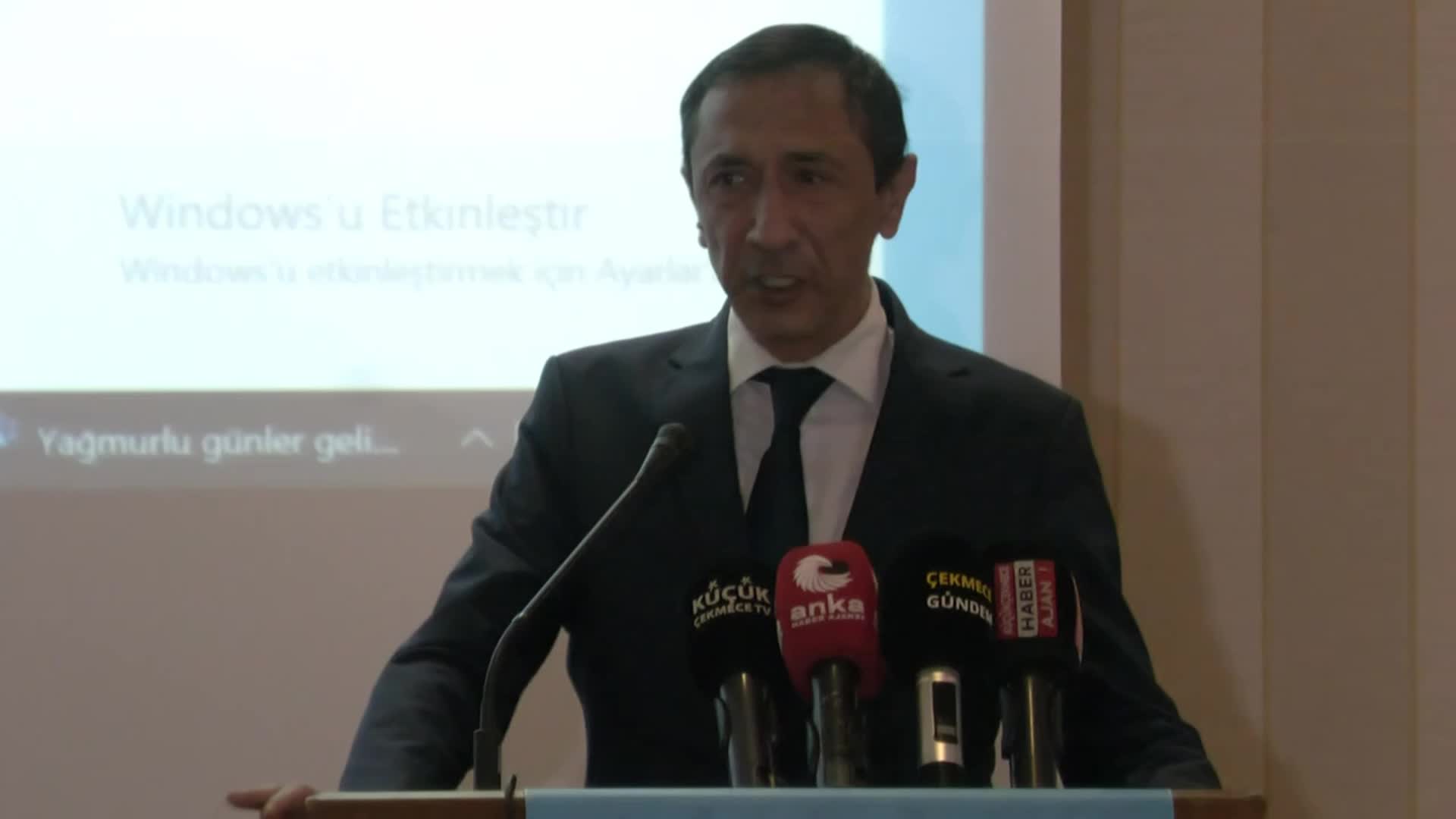 Eğitim Gücü Sen Genel Başkanı Özat: "İstanbul’da öğretmen odalarına sefertası konulmuş, götüremeyenler aç derse giriyor"