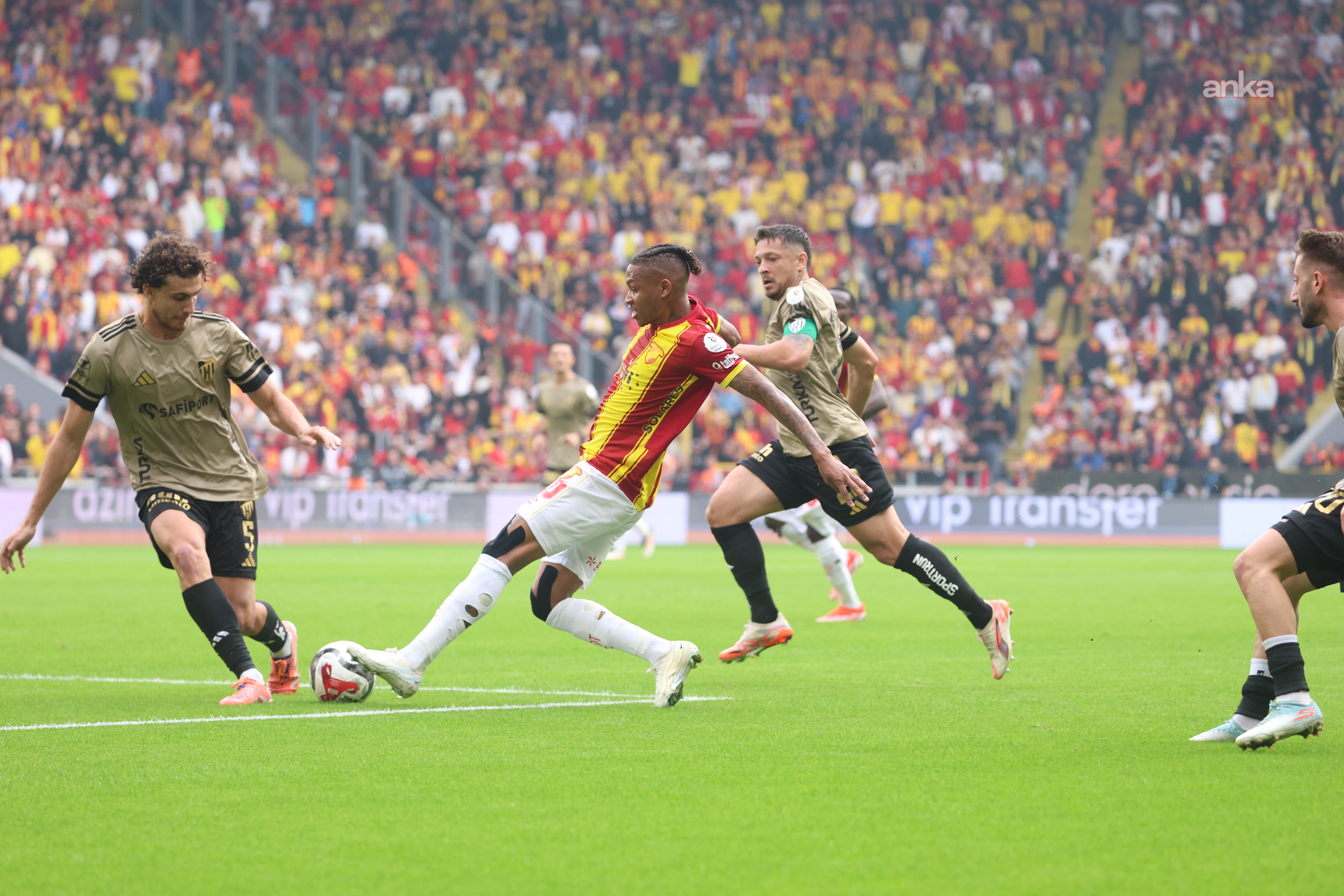 Göztepe ile Kocaelispor golsüz berabere kaldı