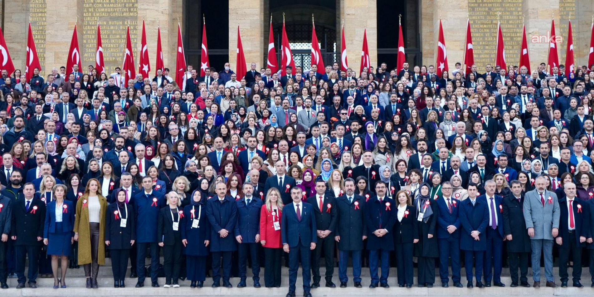 Milli Eğitim Bakanı Yusuf Tekin, 81 ilden gelen öğretmenlerle Anıtkabir’i ziyaret etti