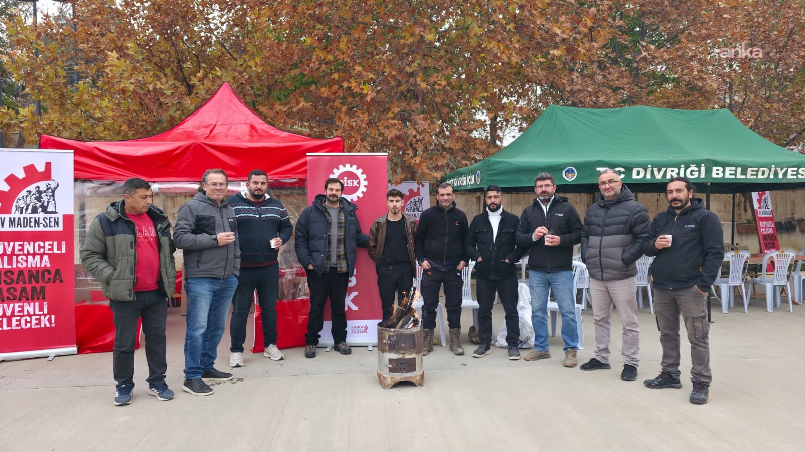 Divriği’de madenciler işten çıkarmaların ardından nöbete başladı: “Birlik ve beraberlik sağlanırsa bu şirketler işçileri işten çıkaramaz, madenleri kapatamaz"