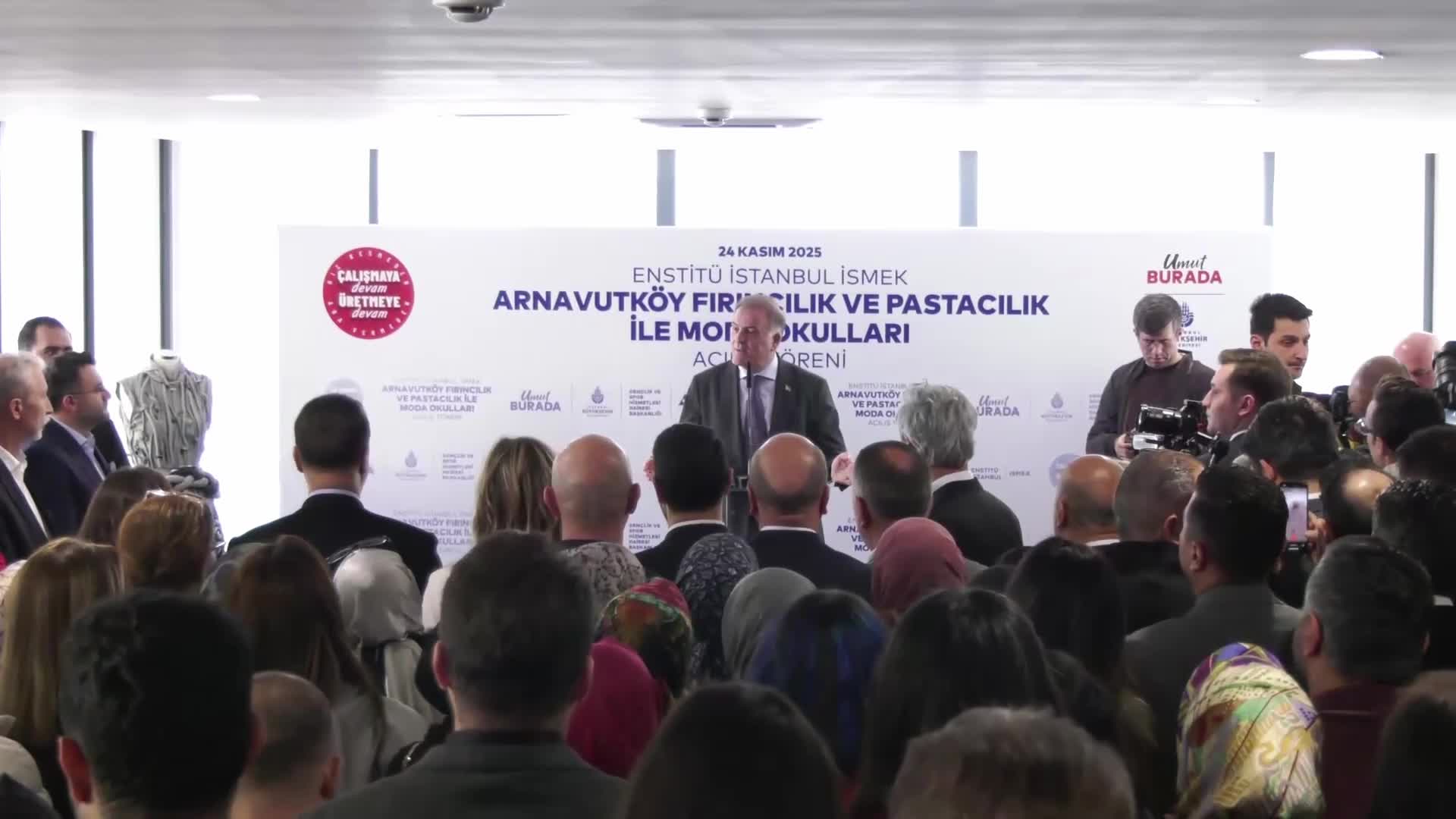 Baklava, pizza, suşi yapımı da öğretilecek... İSMEK okulu açılışında konuşan Nuri Aslan: Ailelerimiz güçlenecek, İstanbul gülecek. Dahası İstanbul, Türkiye’nin yüzünü güldürecek