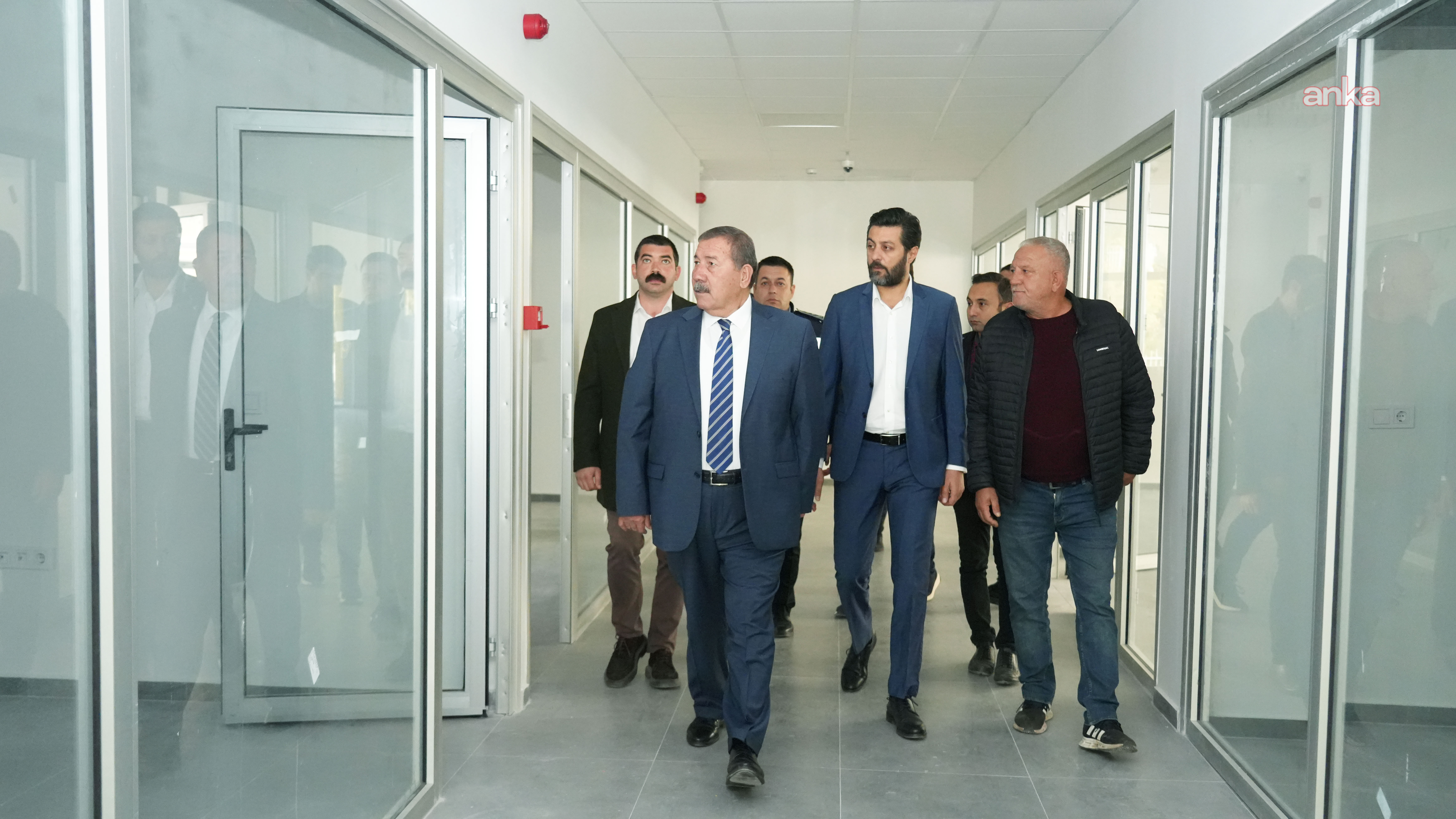 Milas Belediye Başkanı Topuz belediyenin yeni binası için yapılan çalışmaları denetledi