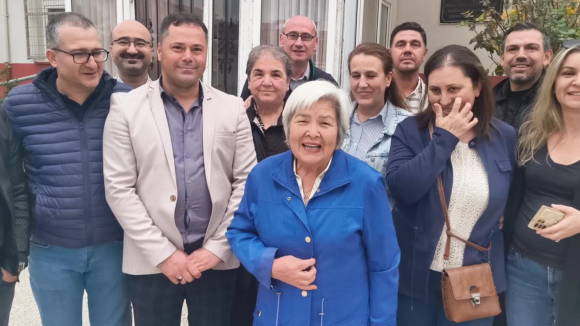 Tekirdağ’da Cengiz Topel İlkokulu mezunları, 33 yıl sonra öğretmenleriyle buluştu