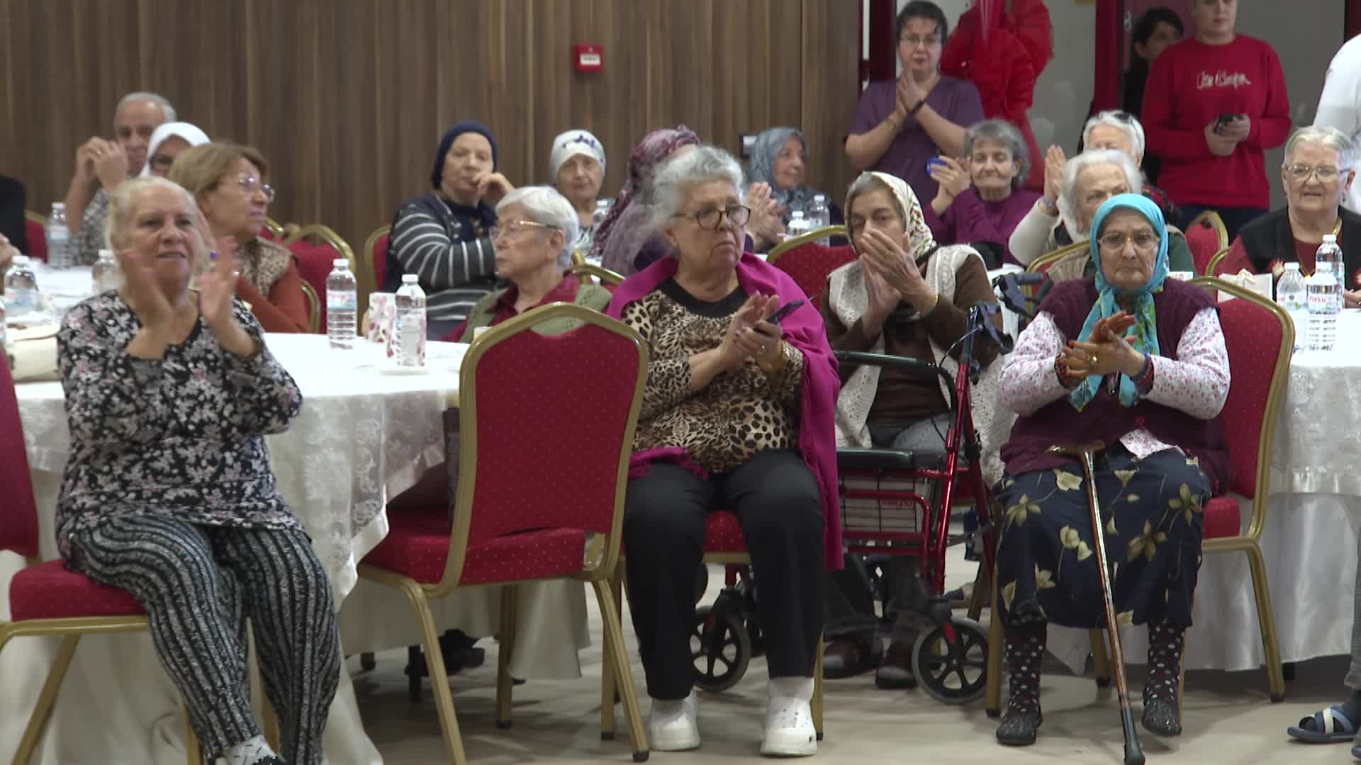 İzmir Büyükşehir'den Zübeyde Hanım Huzurevi’nde 24 Kasım buluşması