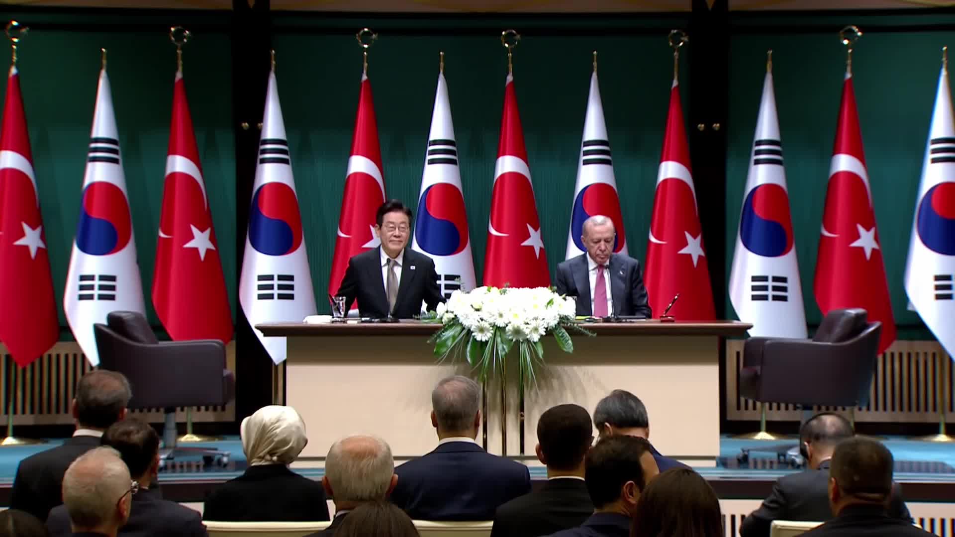 Cumhurbaşkanı Erdoğan, Güney Kore Devlet Başkanı Lee ile ortak basın toplantısında konuştu: Nükleer güç santrali kurulması konusunda görüşmelerimiz sürüyor