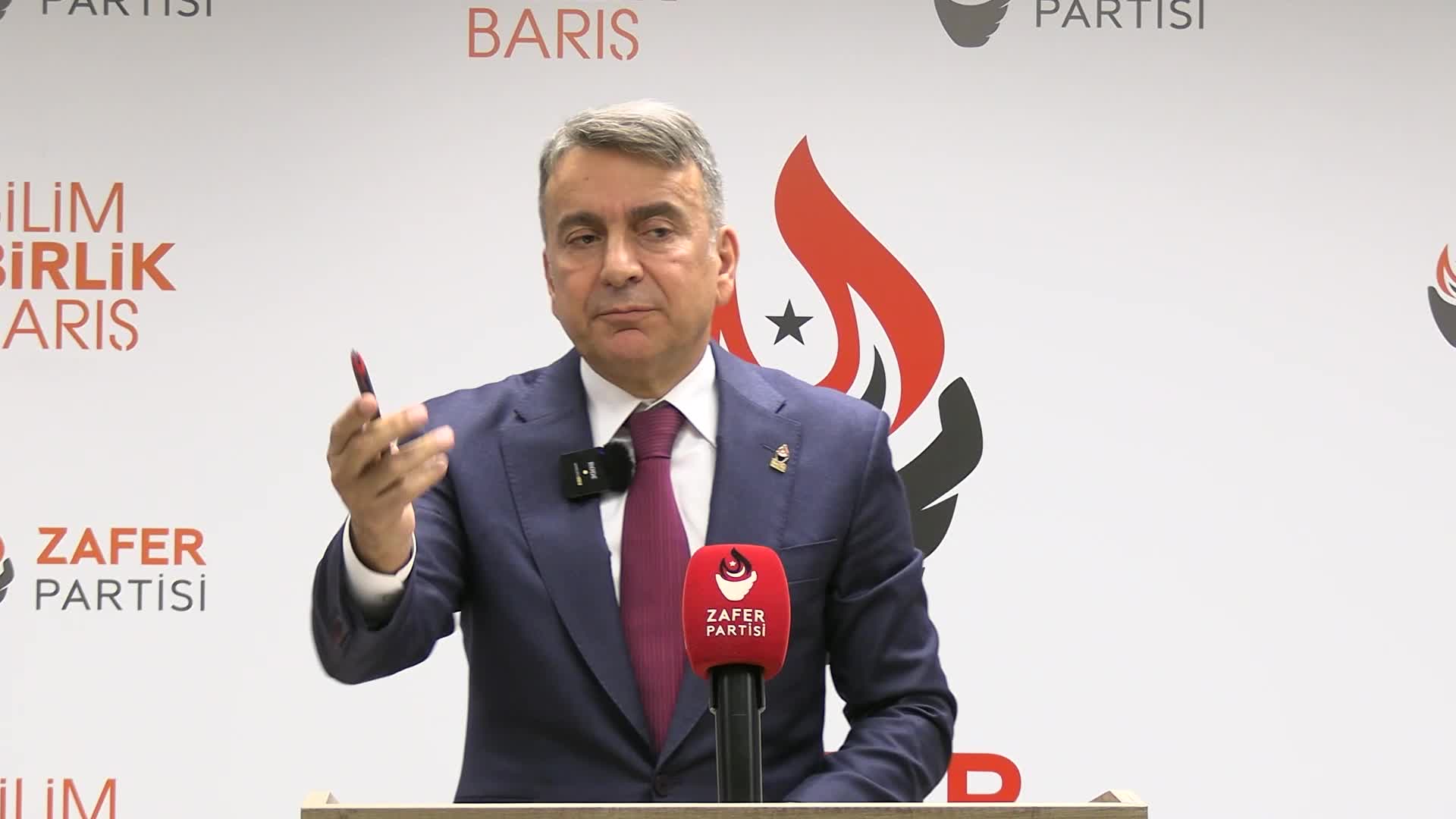 Zafer Partisi Sözcüsü Karamahmutoğlu: AKP, MHP ve DEM Parti üçlü ittifakı, bir yıldır içinde bulunduğumuz ikinci ihanet sürecini yürütüyorlar