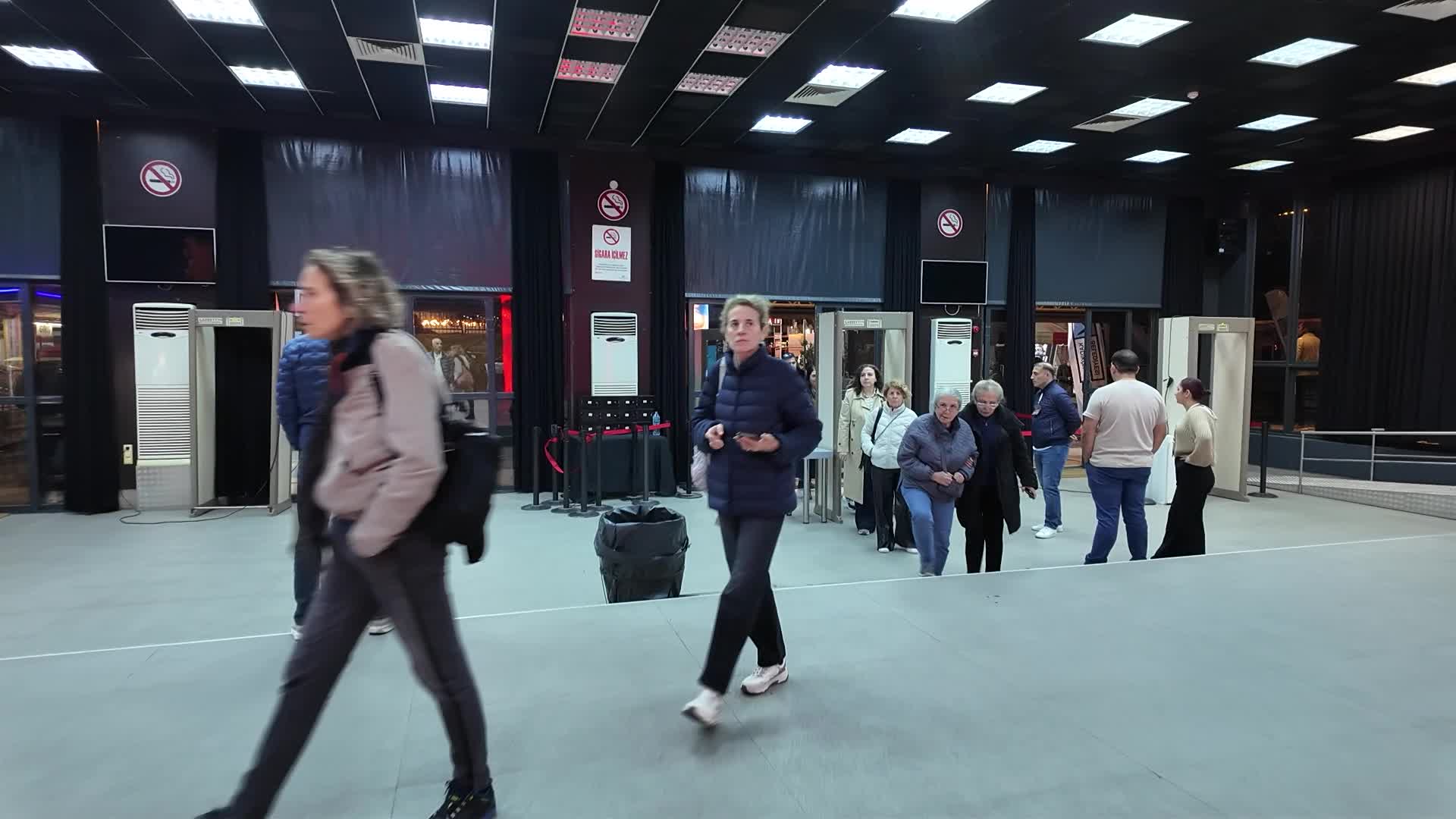 Kadıköy’de Öğretmenler Günü Sunay Akın gösterisiyle kutlandı