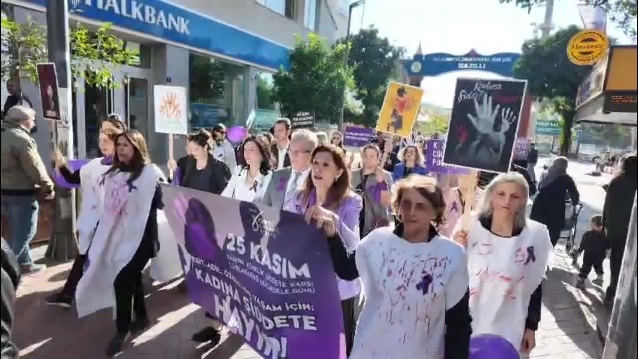 Nazilli'de 25 Kasım Kadına Yönelik Şiddete Karşı Uluslararası Mücadele Günü yürüyüşü