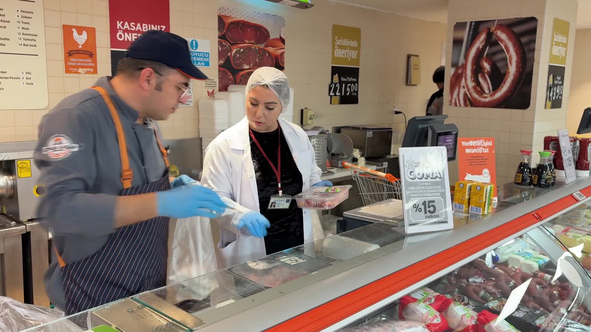 Kuşadası Belediyesi'nden kentteki zincir marketlere sıkı denetim