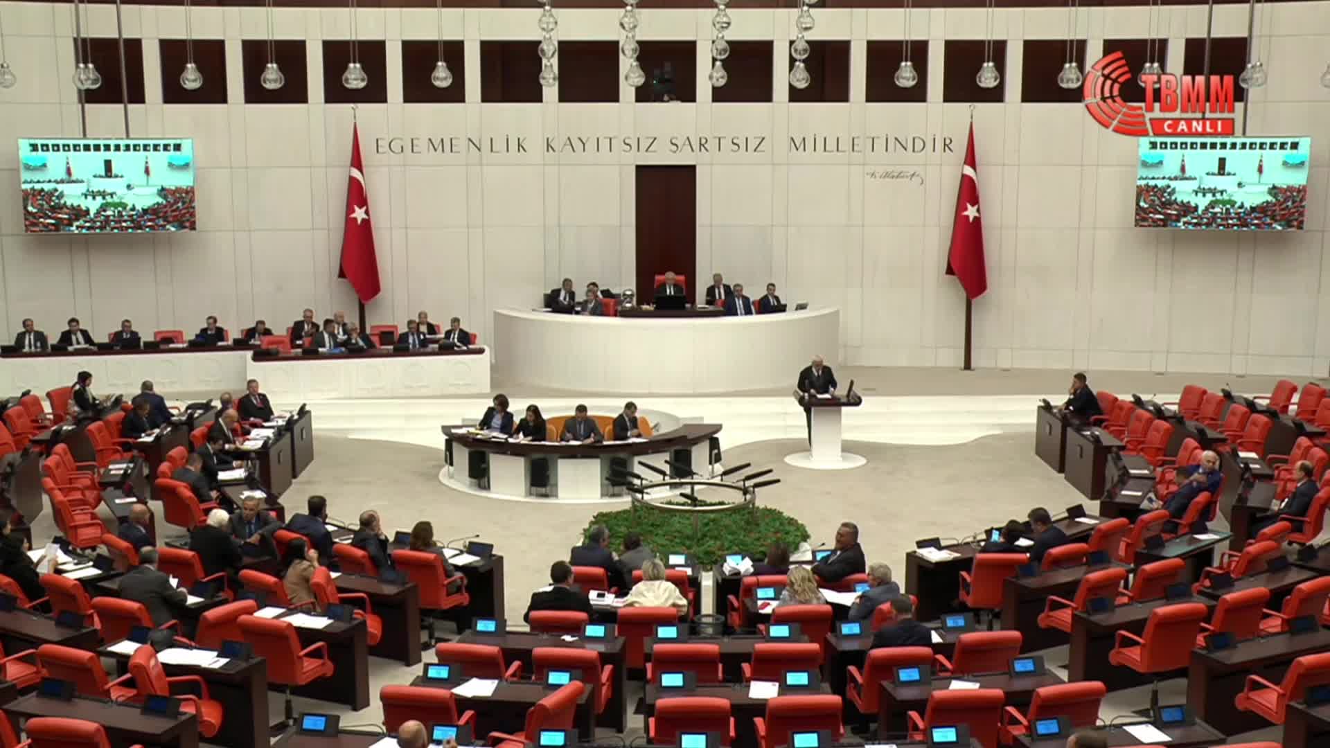 CHP'li Özlale: Okulda ücretsiz yemek, koruyucu sağlık hizmetleri, kapalı sulama sistemlerine yatırım yapılması. Bunların üçünün toplamı 335 milyar etmiyor