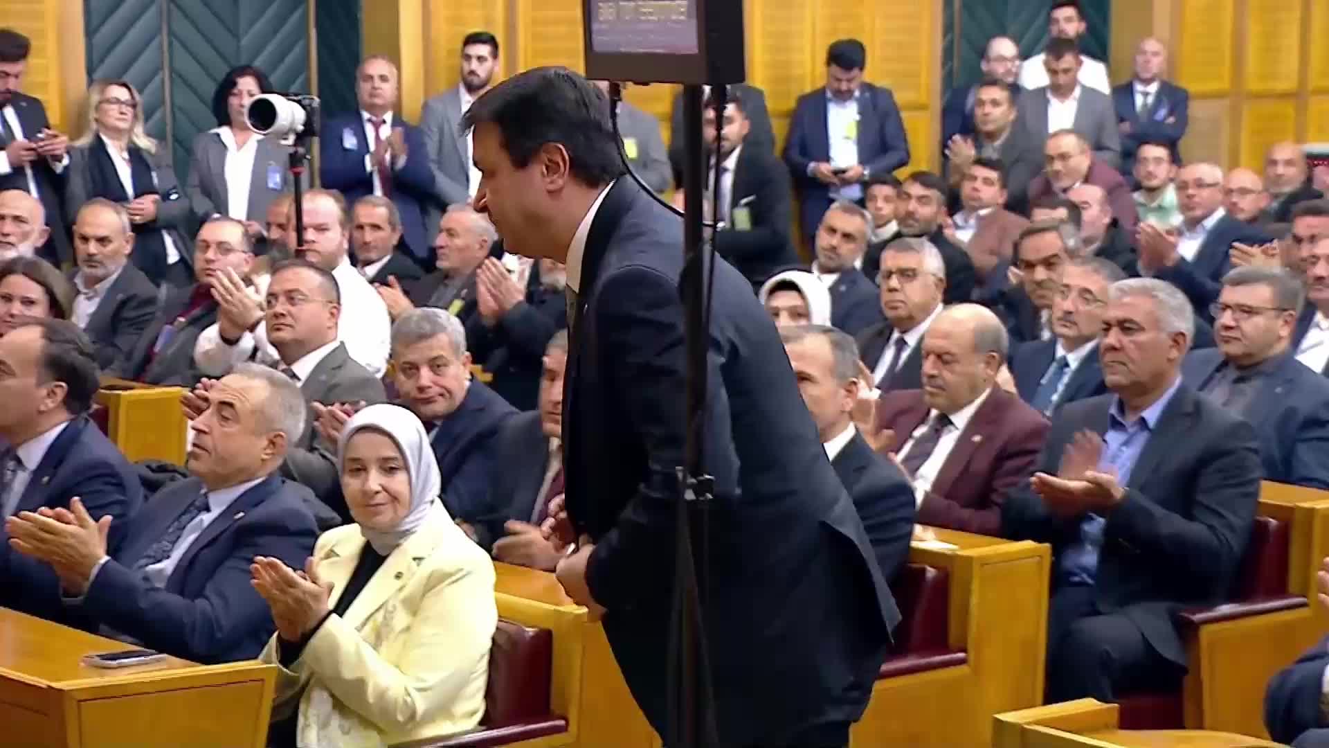 Yeni Yol Grup Toplantısı... Mahmut Arıkan: "Kürt meselesinin çözümünü, hak ve özgürlüklerin önündeki kısıtlamaların kaldırılmasını istiyoruz"