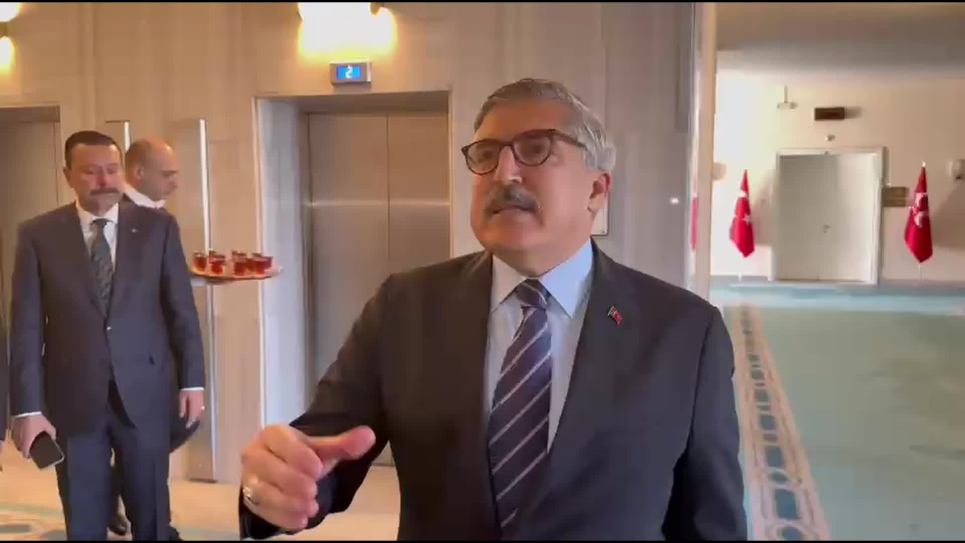 AK Parti grubunda, Milli Dayanışma Kardeşlik ve Demokrasi Komisyonu üyeleri toplantısı.. İmralı'ya giden Hüseyin Yayman: "Raporumuza çalışacağız"