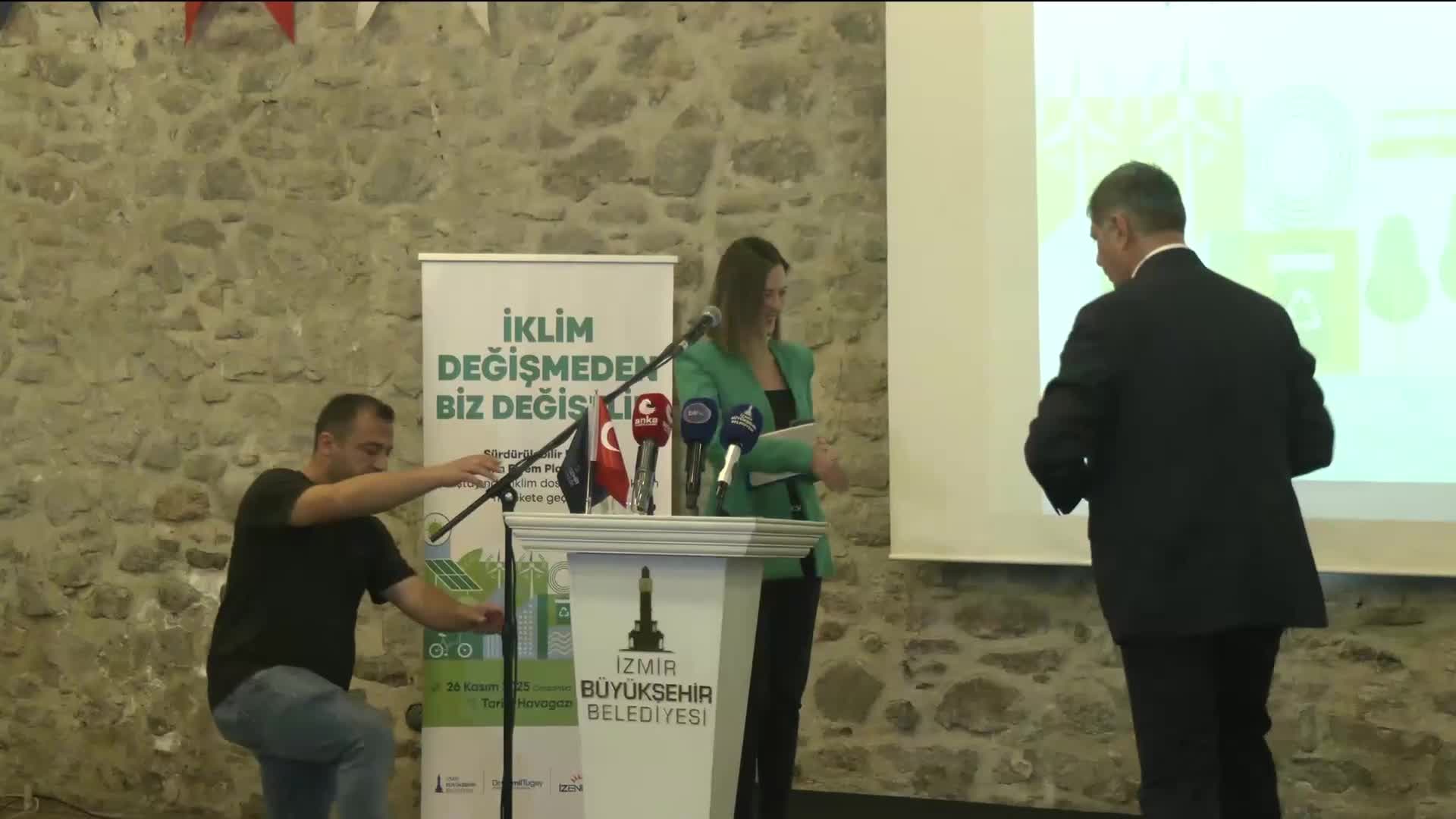 İzmir Büyükşehir Belediye Başkanı Tugay’dan "iklim krizi" açıklaması: "Bu tabloya sebep olmuş bir çağın insanı olmaktan utanıyorum"