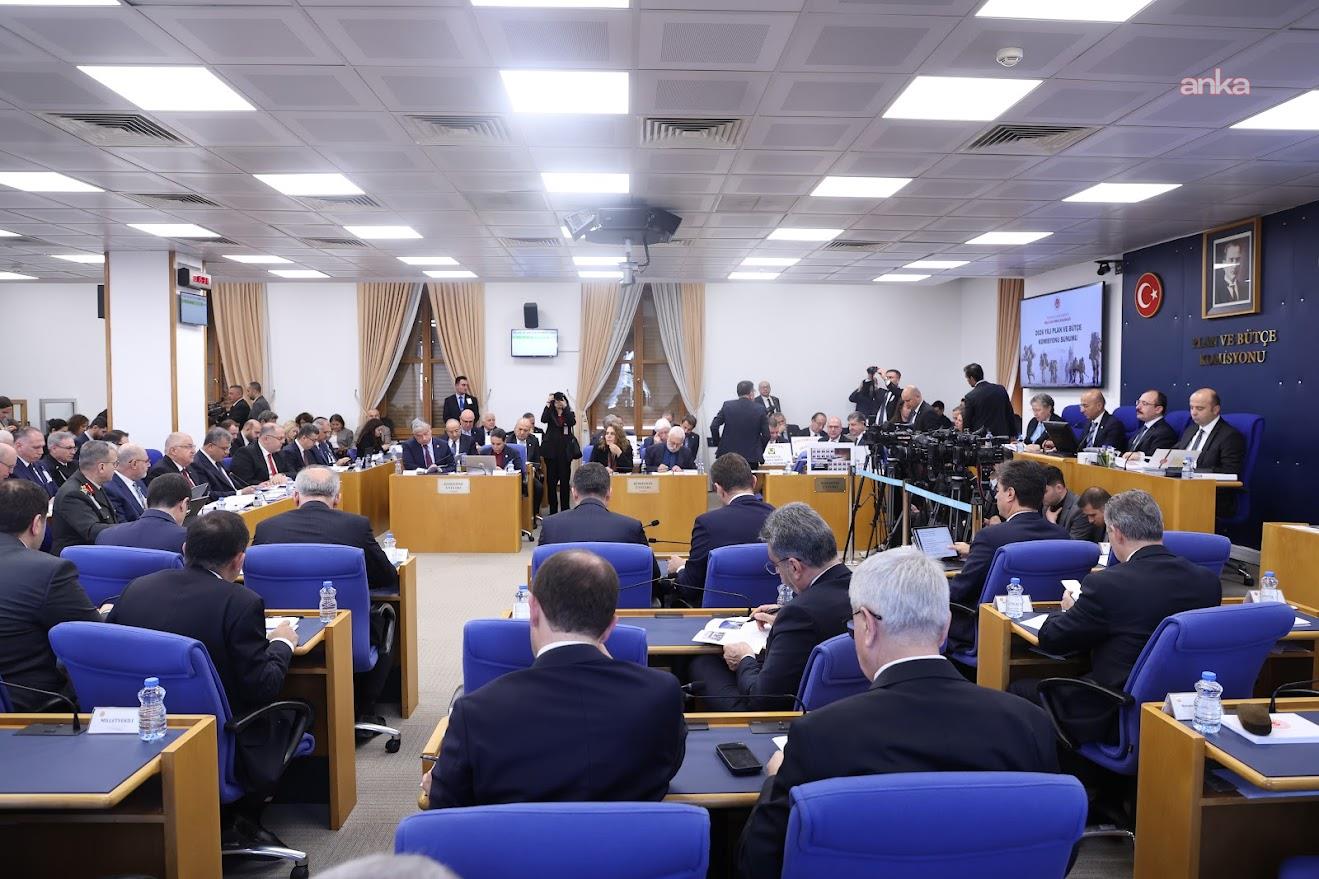2026 bütçesi Plan ve Bütçe Komisyonu'nda... CHP Milletvekili Akay: "Kaan uçağımız için motor tedarikinde bir güvence aldık mı?"