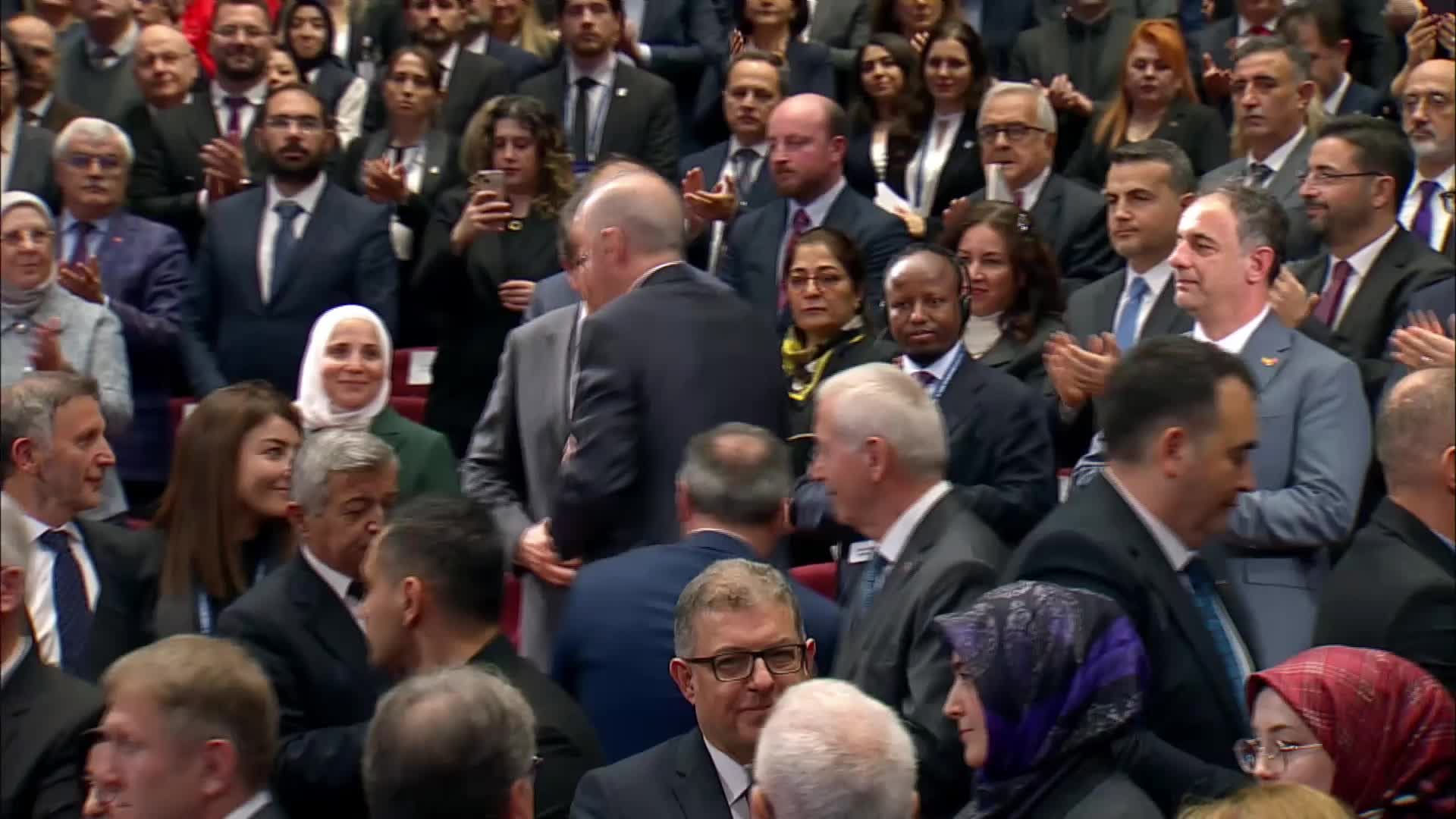 Cumhurbaşkanı Erdoğan: Donanım ve sağlık altyapısında dünyada birinci ligde olmamız yetmez. Bilimsel araştırmalarda da en iyi ülkelerden biri olmalıyız
