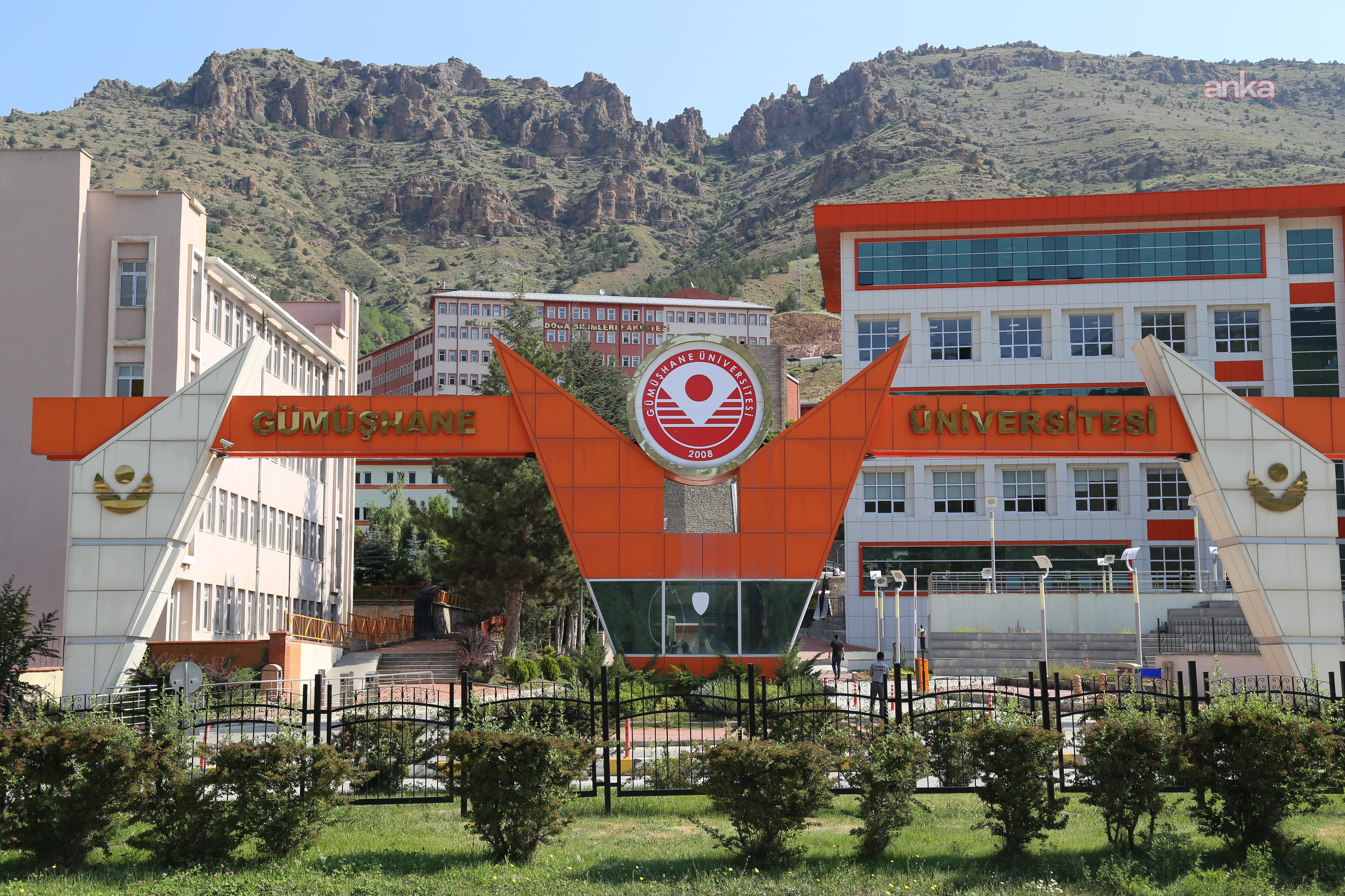 Gümüşhane Üniversitesi'nde bir personel çalışma arkadaşınca rehin alındı... Olayı gerçekleştiren personel yaklaşık 4 saatlik çalışma sonucu eylemden vazgeçirildi
