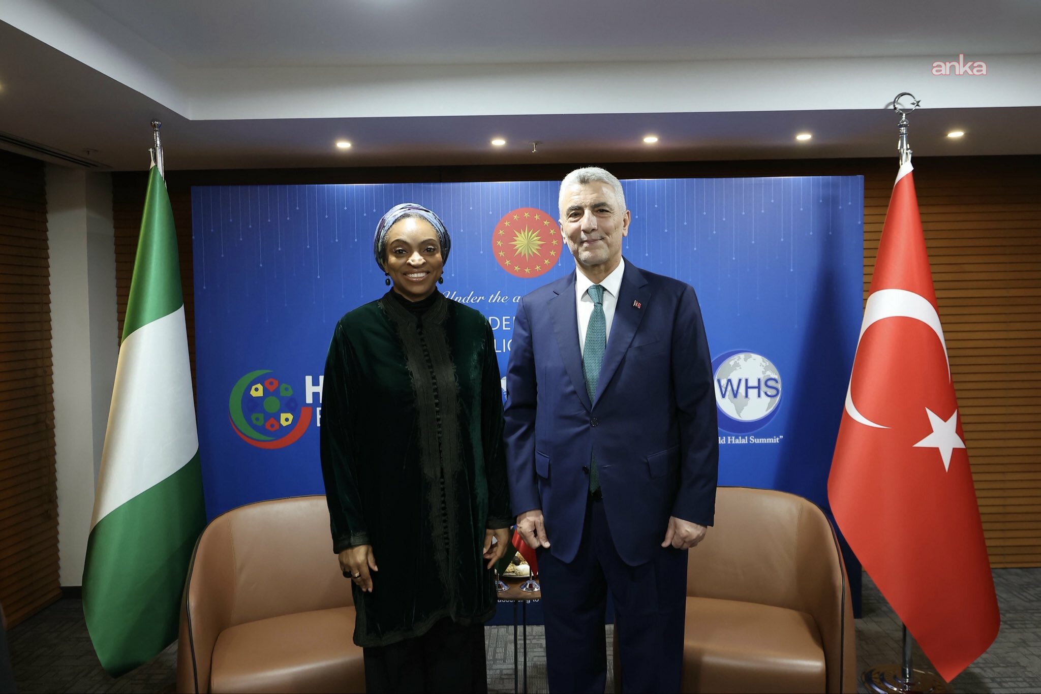 Ticaret Bakanı Bolat, Expo 2025'te Nijeryalı mevkidaşı ile bir araya geldi