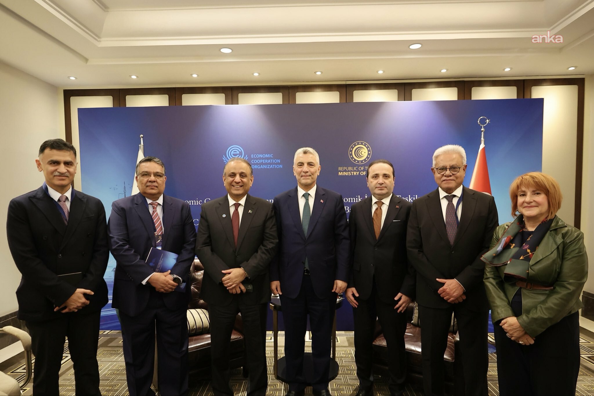 Ticaret Bakanı Bolat, Pakistan Federal İletişim Bakanı Khan ile görüştü