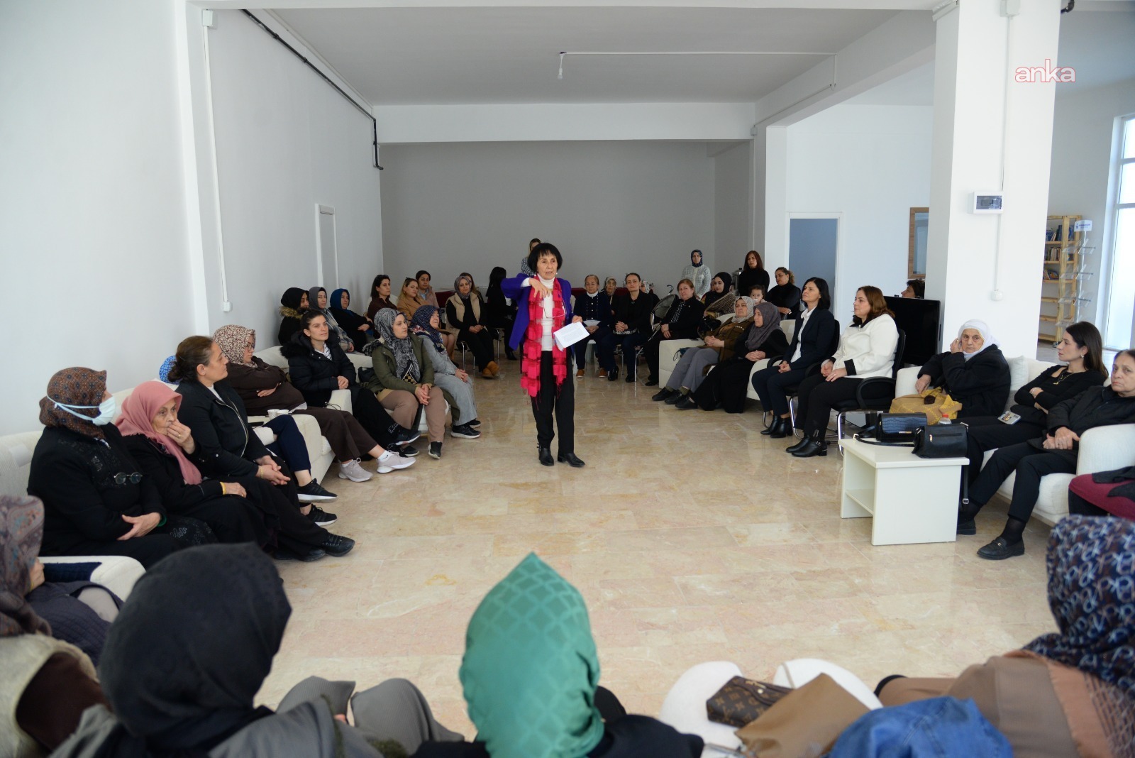 Kahramankazan Belediyesi'nden kadınlara "İçime Ata Ata" semineri