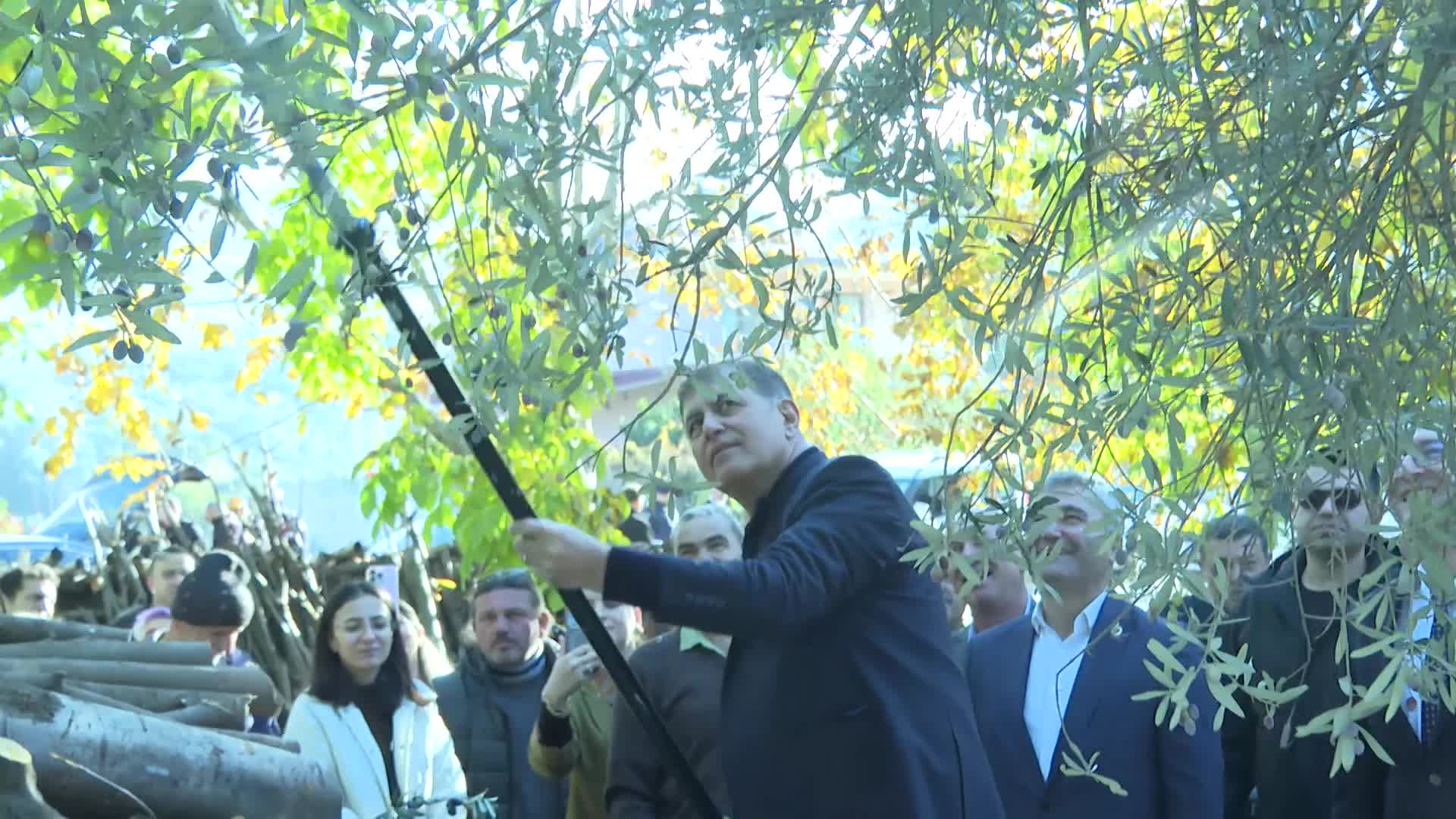 Başkan Tugay Beydağ’da kestane üreticileri ile bir araya geldi