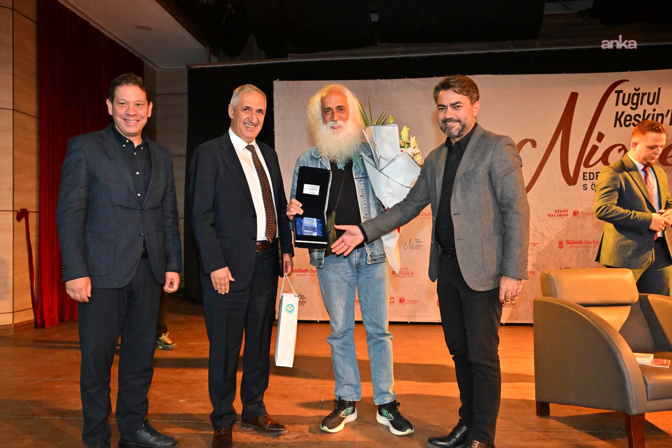 Sanatçı Suavi, Manisalılarla buluştu