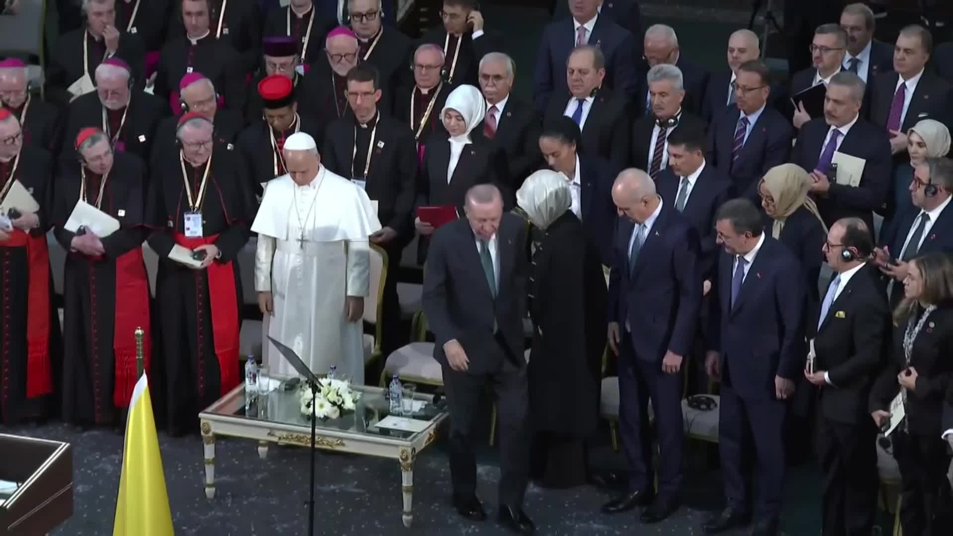 Papa 14. Leo’nun Türkiye ziyareti... Cumhurbaşkanı Erdoğan: “Katolik Kilisesi’nin 2’nci Vatikan Konsili sonrasında, diğer dinlerin mensuplarıyla iyi ilişkiler geliştirme anlayışını önemsiyoruz”